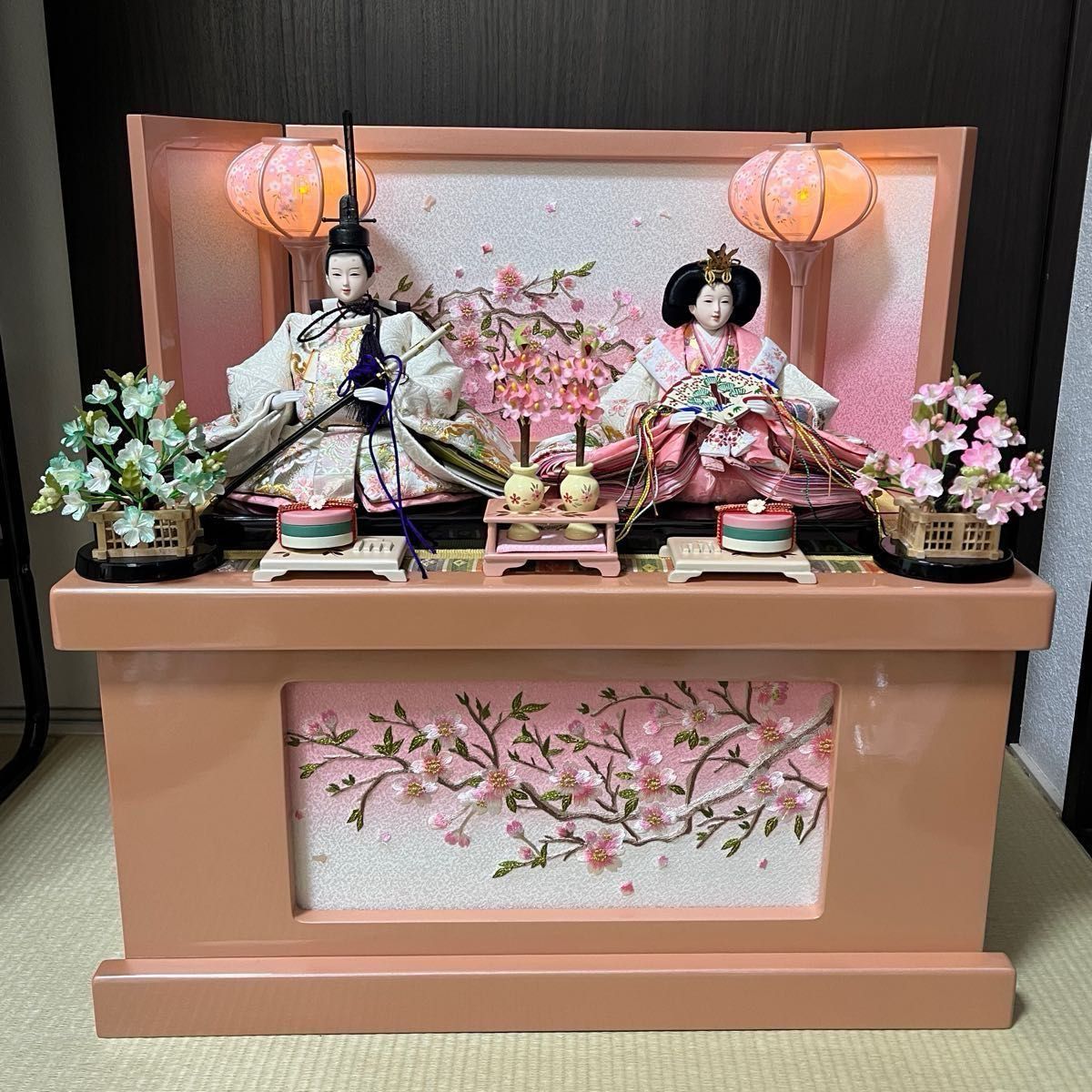 159 500円新品未使用【真多呂人形】親王飾り／カサブランカ 白い華やぎ