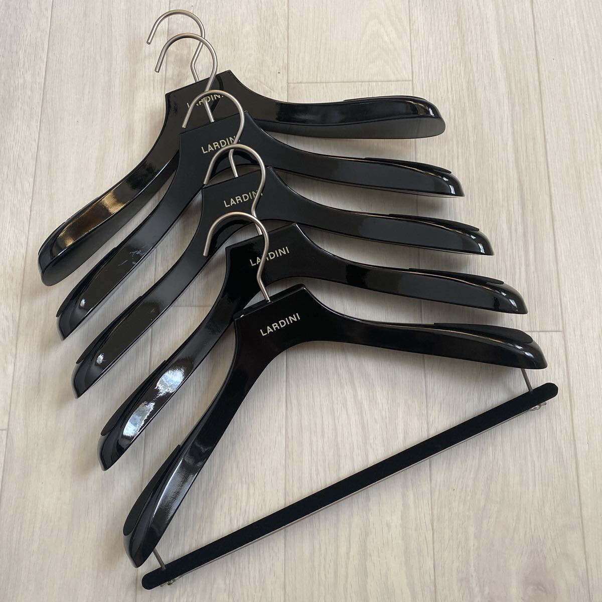 Yahoo!オークション -「lardini ラルディーニ」(ハンガー) (家庭用品