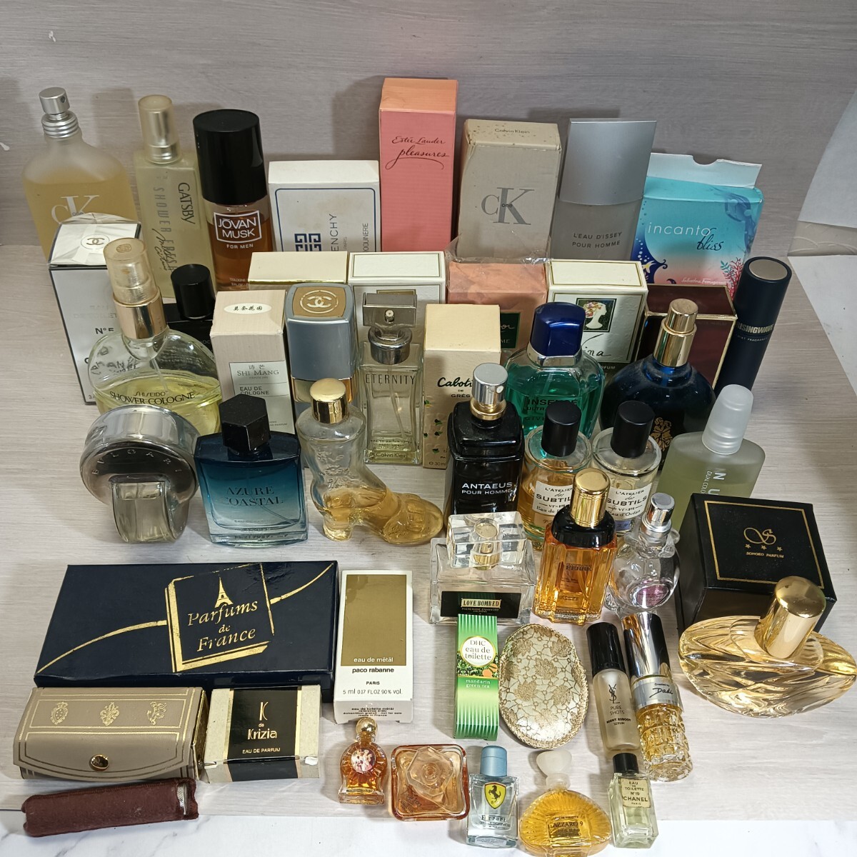 Yahoo!オークション -「大量まとめ売り」(香水、フレグランス) の落札