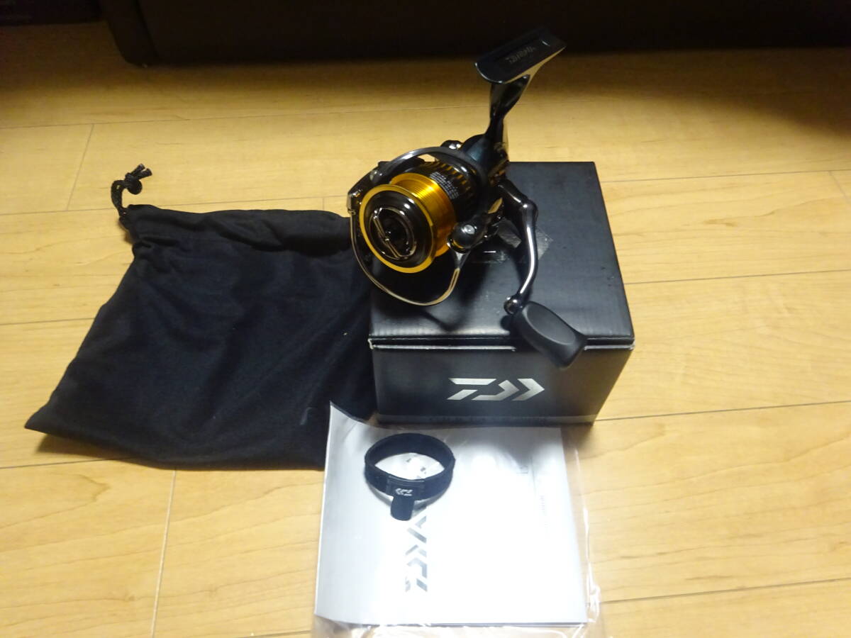 Yahoo!オークション -「16セルテート2004」(ダイワ) (スピニングリール