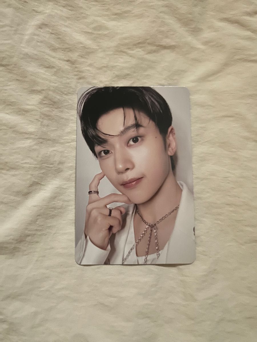 ZB1 ギュビン 白衣装 タワレコ 限定 トレカ キムギュビン zerobaseone