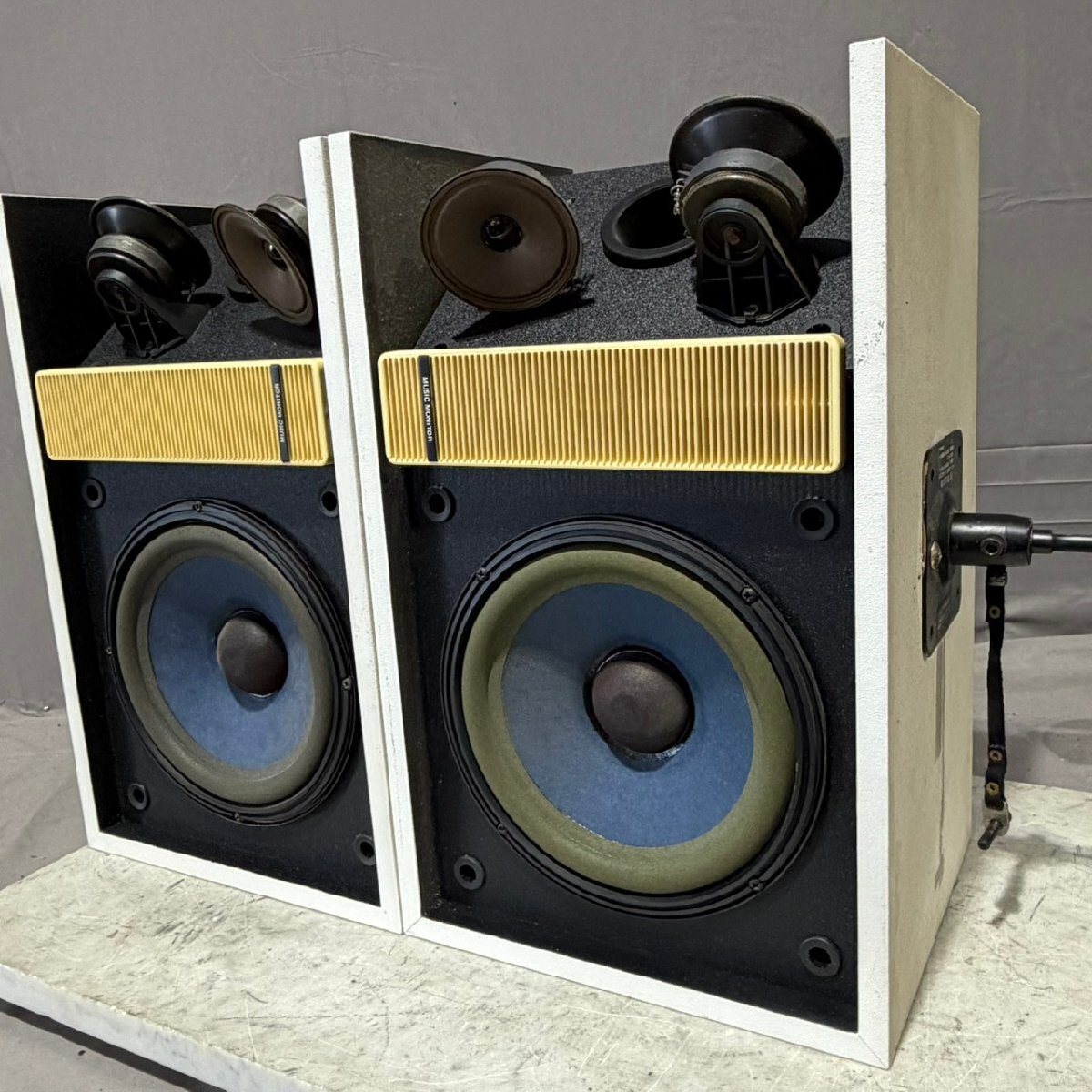 Yahoo!オークション - 「bose 301 music monitor-ii」の落札相場・落札価格