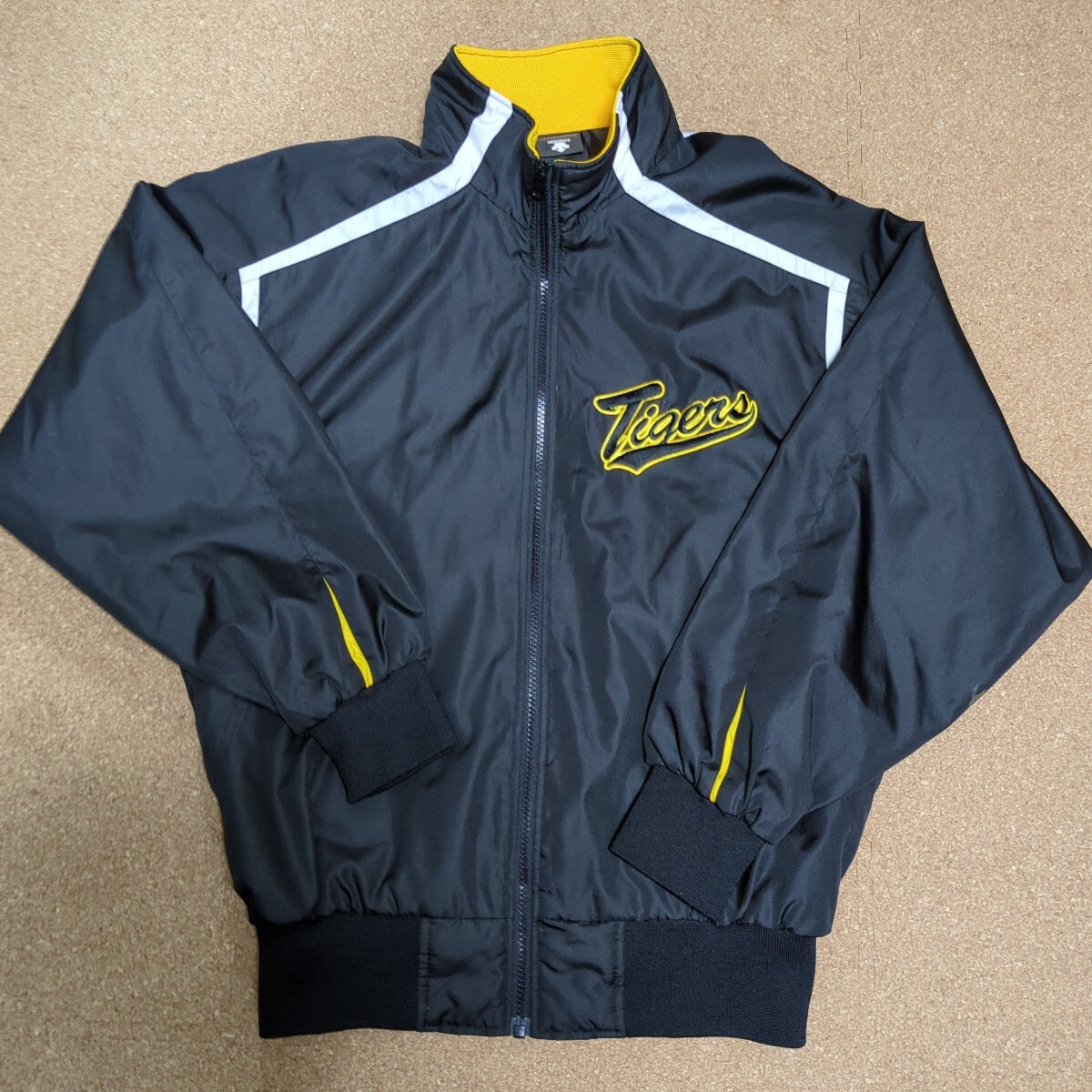 Yahoo!オークション -「阪神タイガースグランドコート」の落札相場