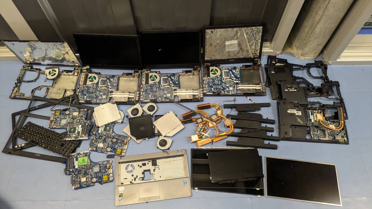 Yahoo!オークション -「(大量 まとめて まとめ売り)」(ノートブック