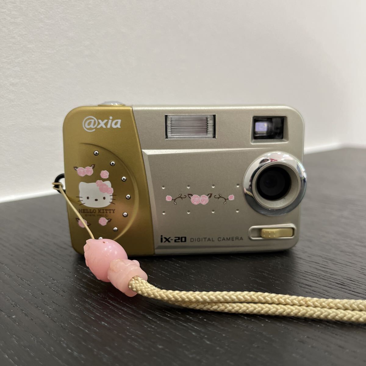 Yahoo!オークション -「ハローキティ デジタルカメラ」の落札相場