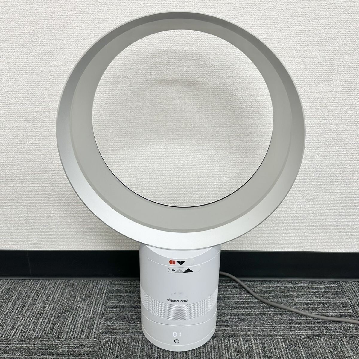 Yahoo!オークション -「ダイソン am06 テーブルファン 扇風機」の落札