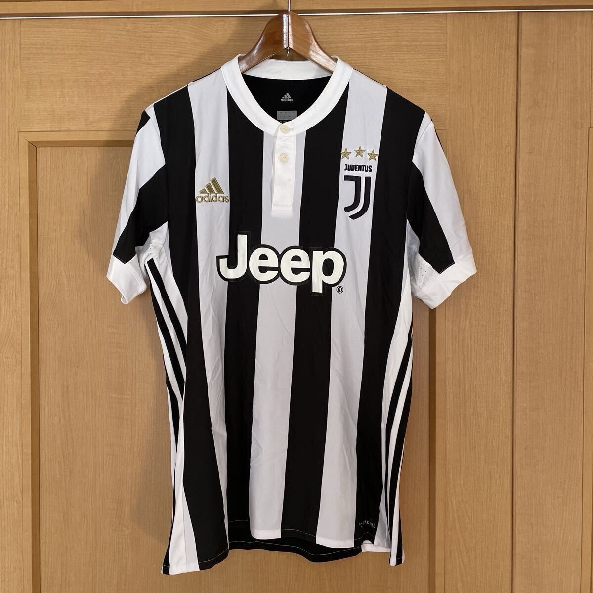 匿名配送】【入手困難】ユベントス 100周年 TOGETHER a Black & White