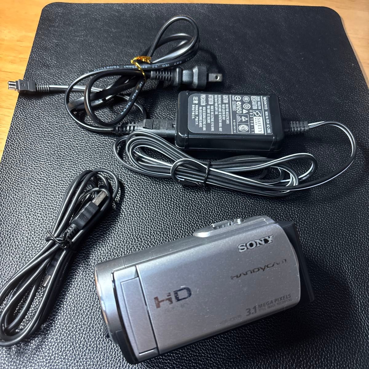 ソニーHDR-CX550 三脚セット バッテリー残量なく未確認の為 現状品