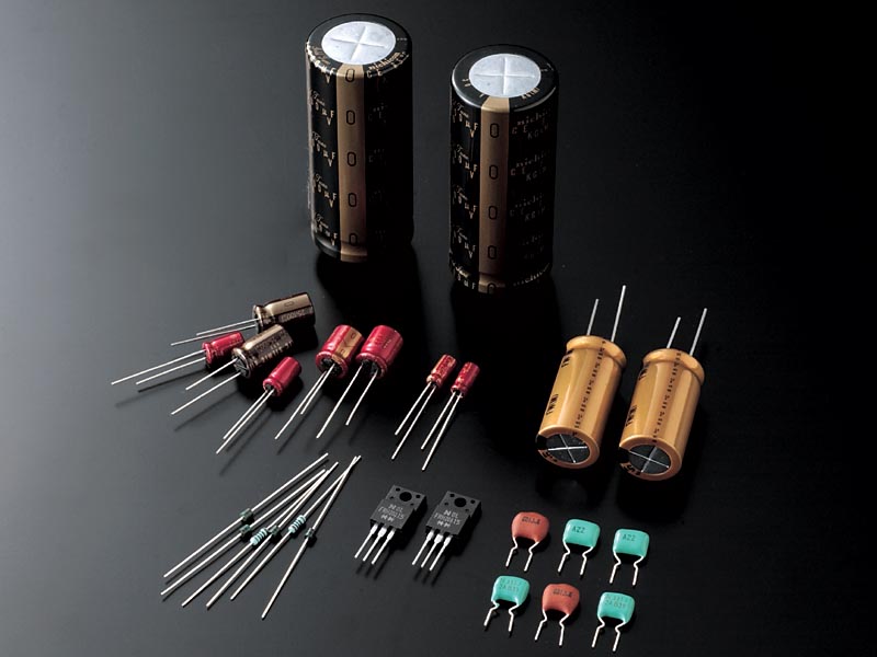 マランツ、マルチチャンネル入力装備のプリメインアンプ