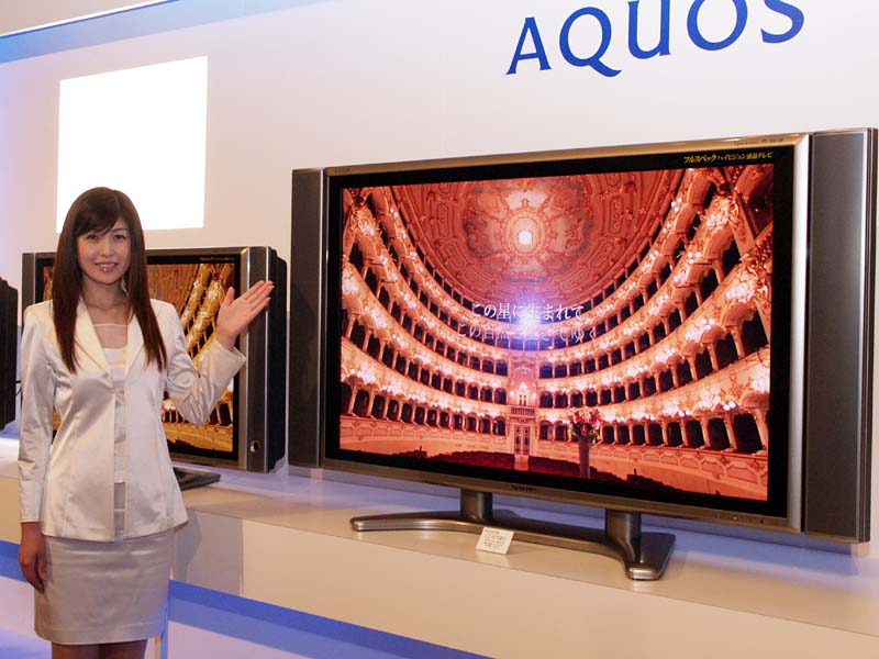 シャープ、フルHD対応AQUOSに57/37V型モデル