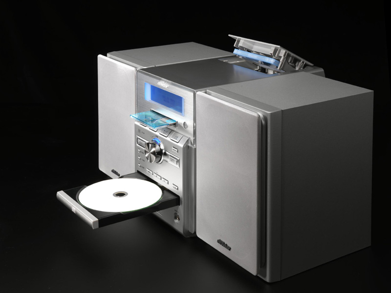 ビクター、USB録音対応の「オールインワン」コンポ