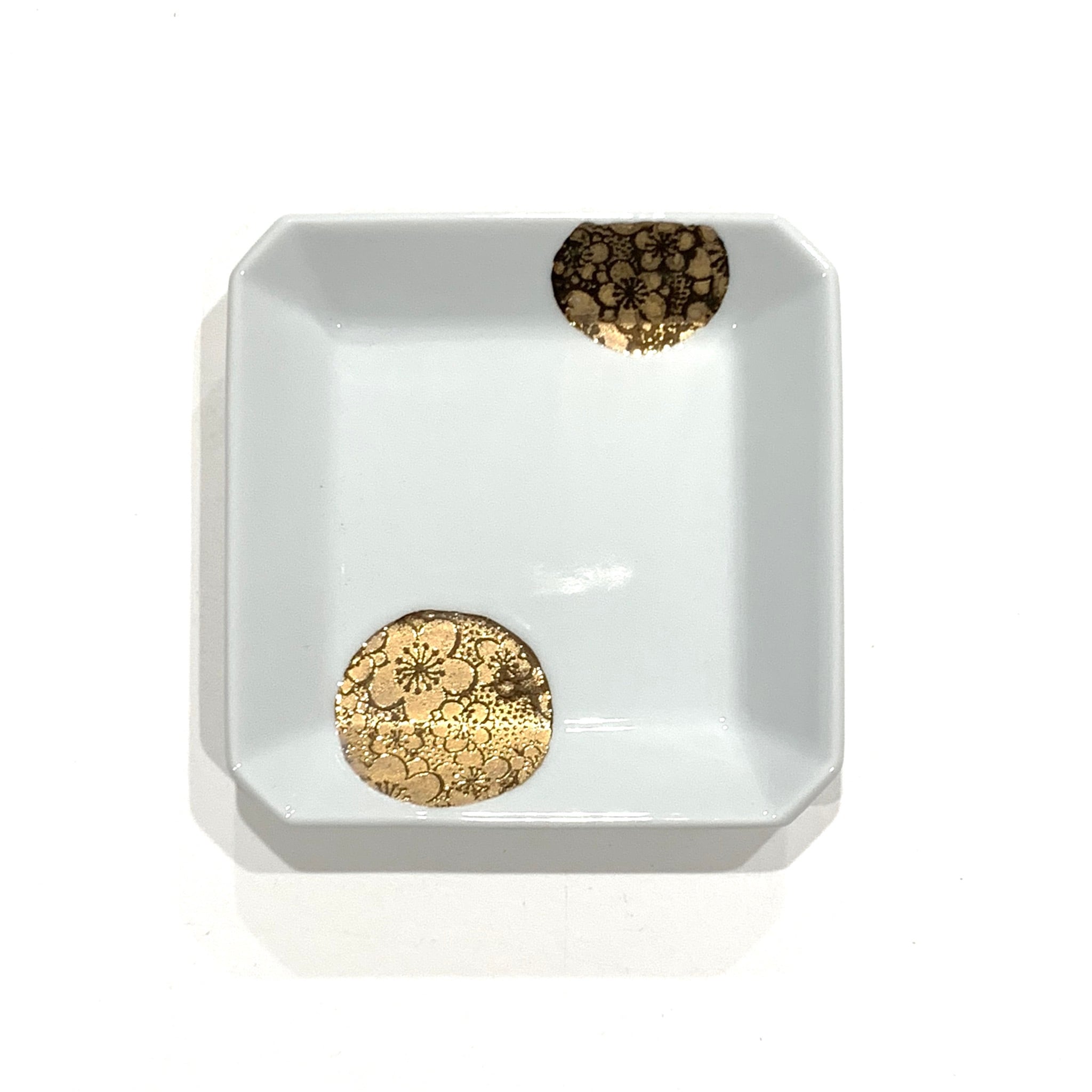 金彩丸紋梅 角皿 | 24to3［西富陶磁器オンラインストア 有田焼・波佐見焼］