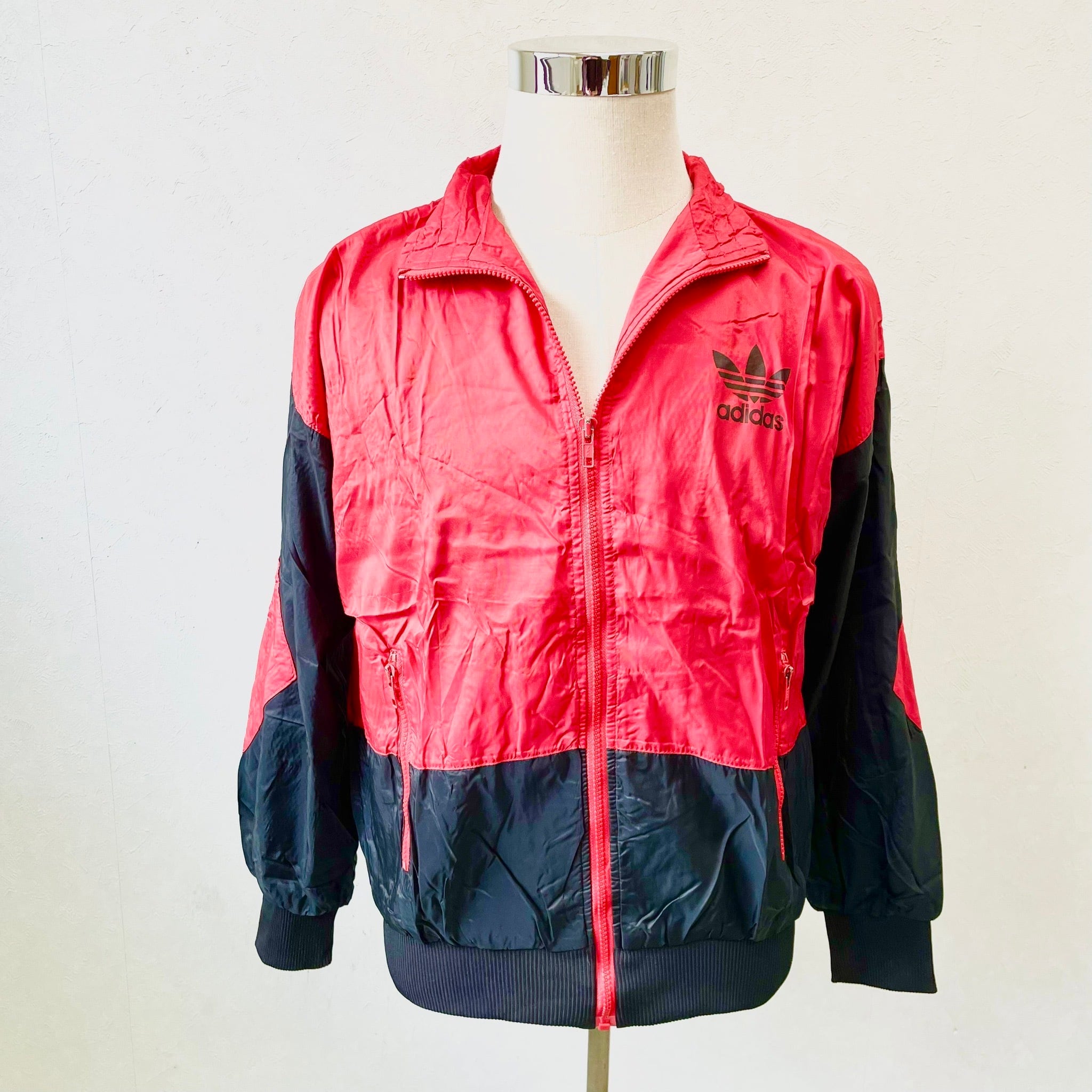 常田大希さん着用】アディダス ナイロンジャケット 刺繡ロゴ 万国旗