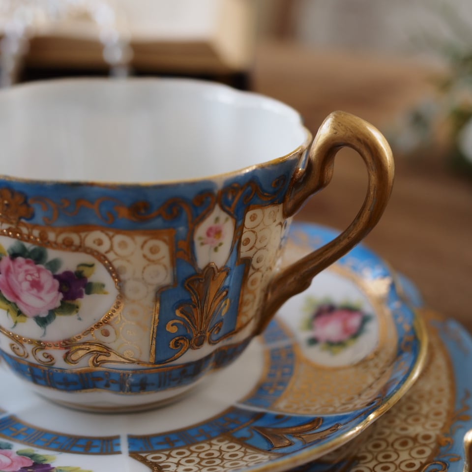 限定1客 オールドノリタケ 淡ブルー＆金彩ローズ装飾トリオ ティー