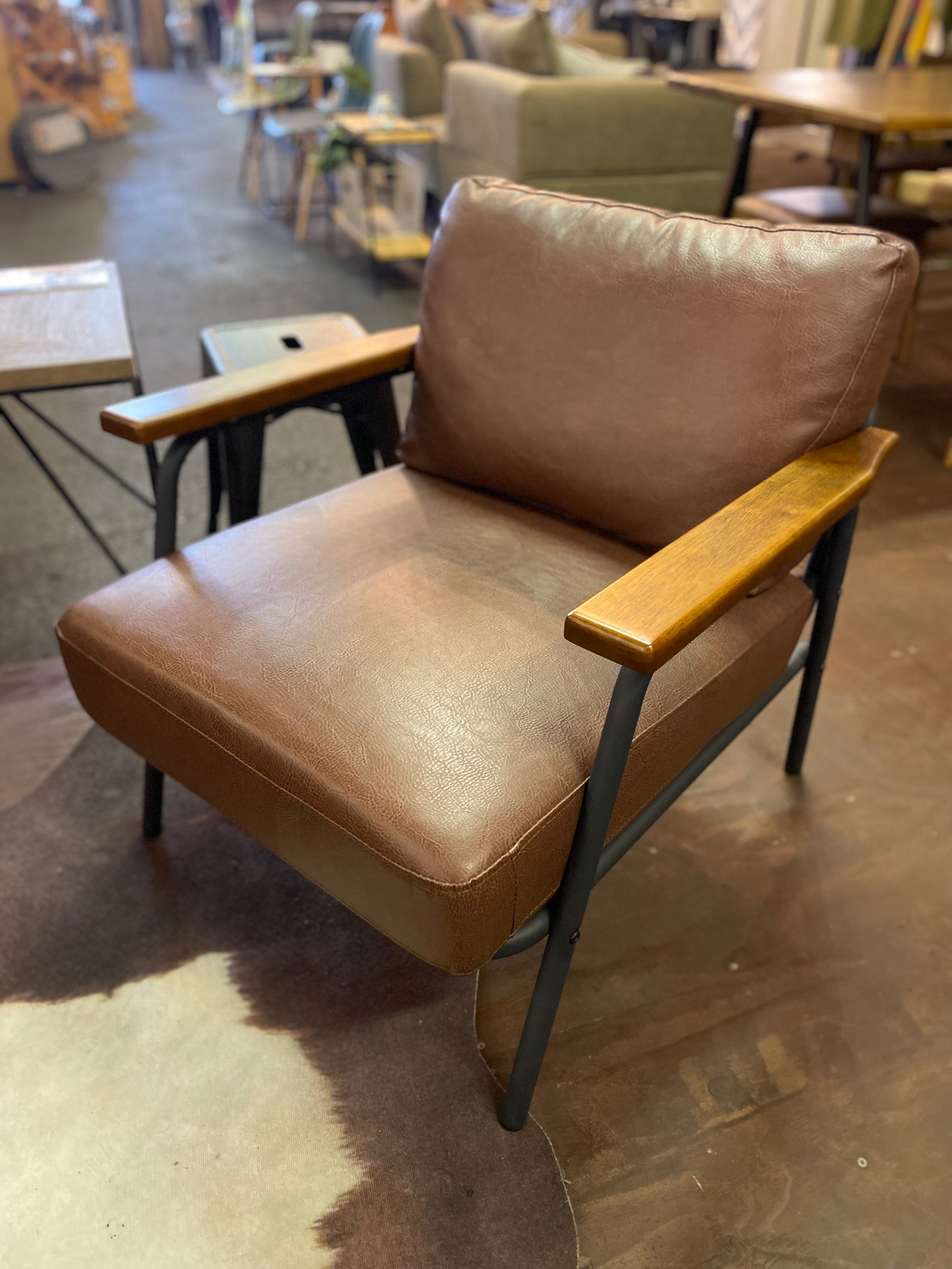 1人掛けアイアンフレーム ソファ | UNBALANCE FURNITURE`S STAND