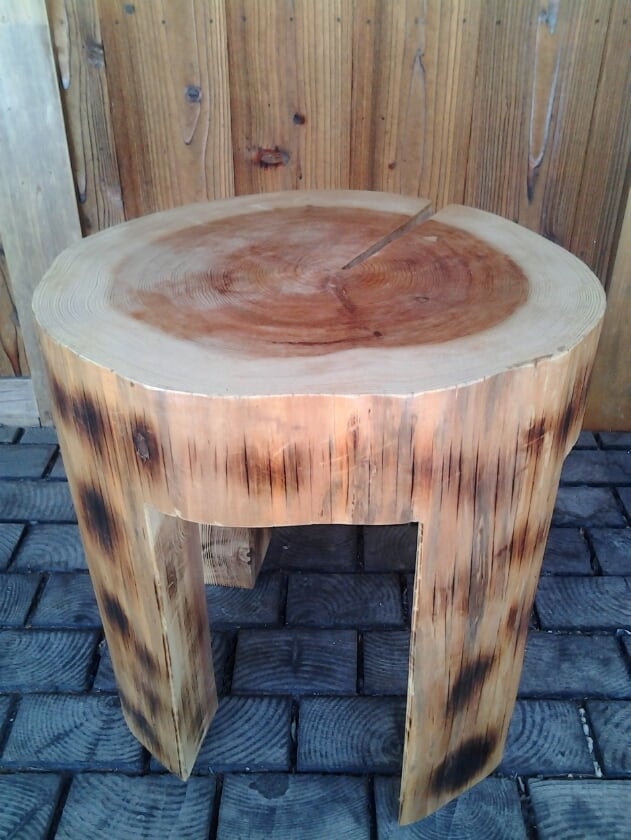 杉丸太のテーブル(脚部分一体型）テラス用 | サクラコトバ