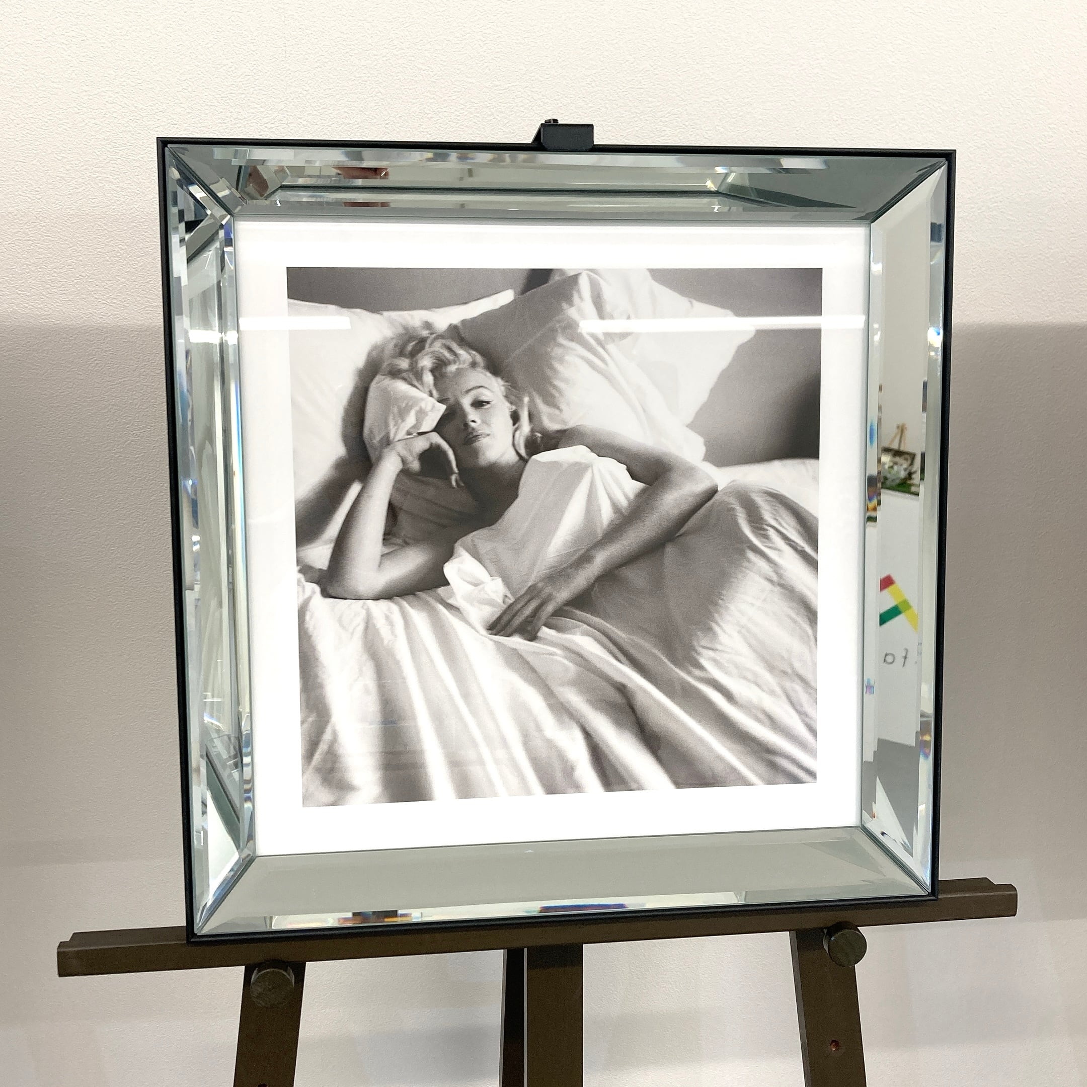 BVS124MarilynBed16×16Man】マリリンモンロー ベッド 壁立て 壁掛け