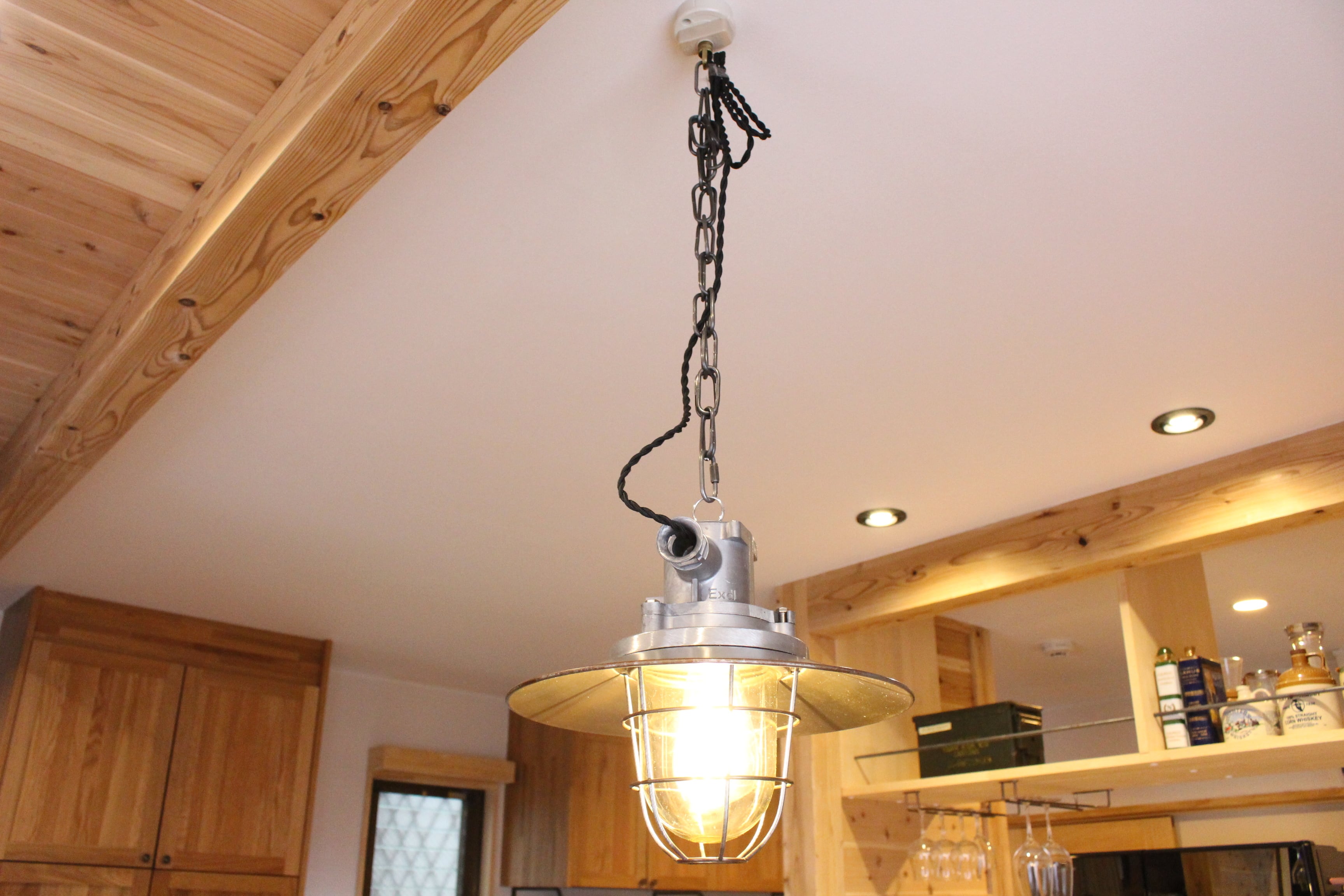 ヴィンテージな雰囲気を感じれるインダストリアル照明 | izumi Lamp