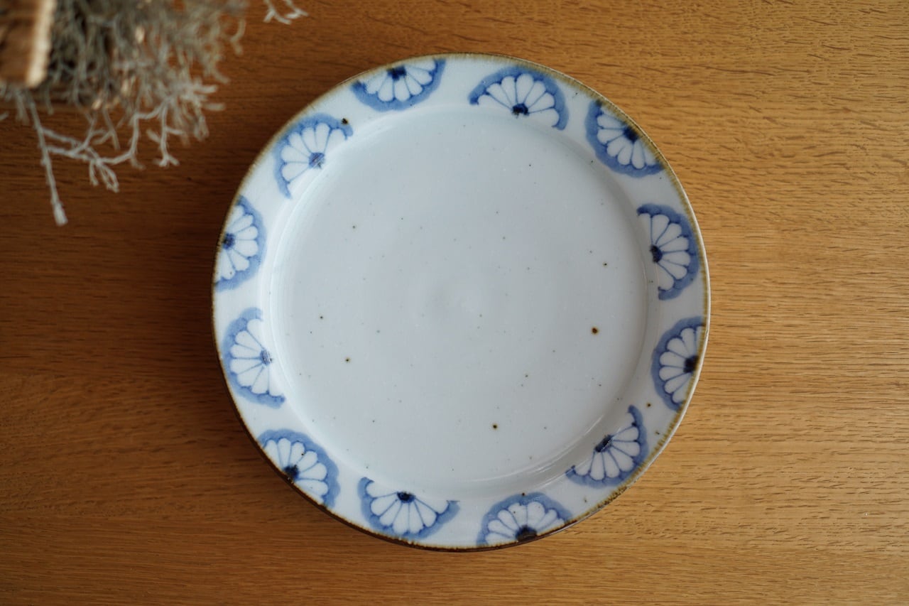 砥部焼/7寸リム皿/菊文/皐月窯 | 砥部焼ギャラリー紫音