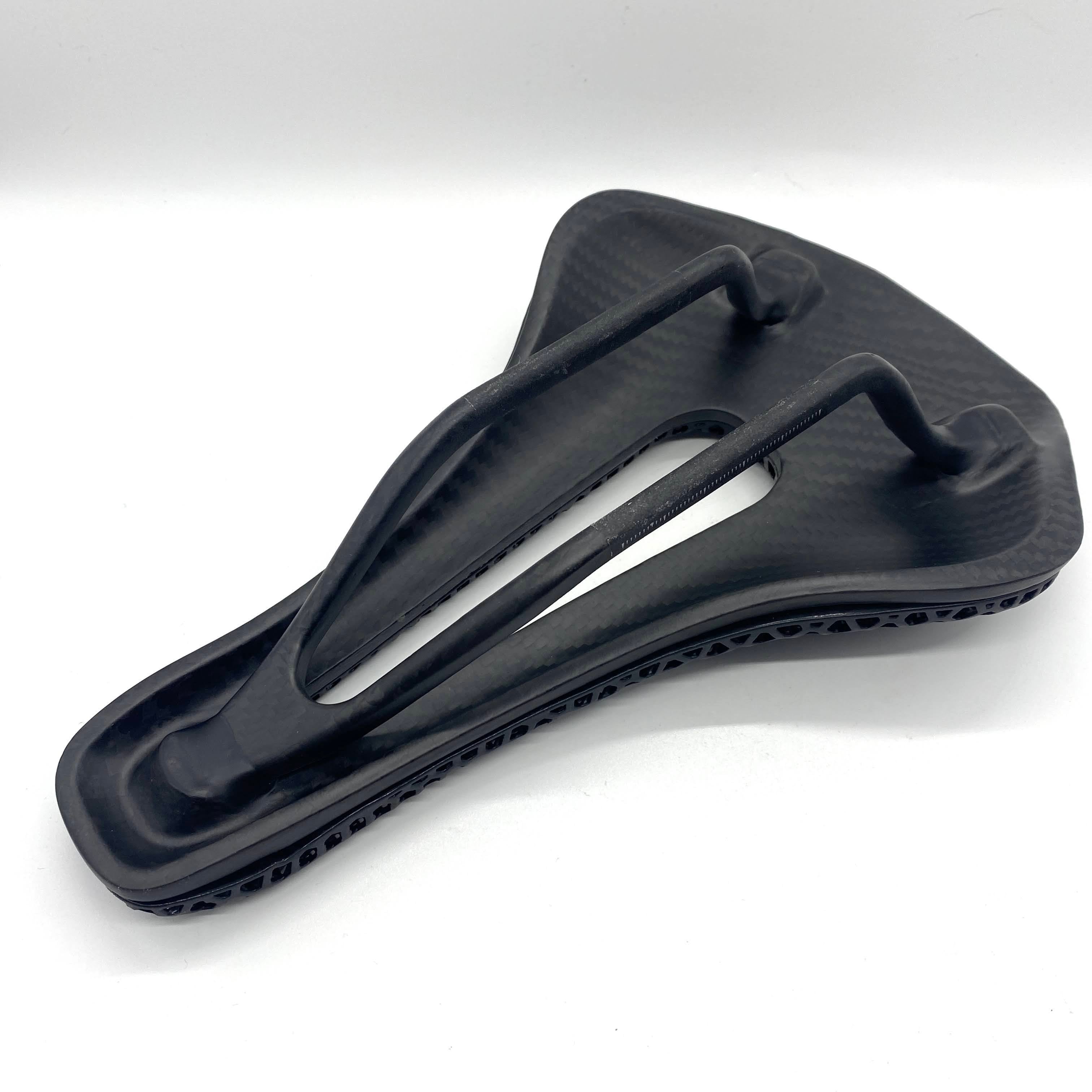 TNI 3D printing サドル ブラック カーボンレール | Umikaze Cycle