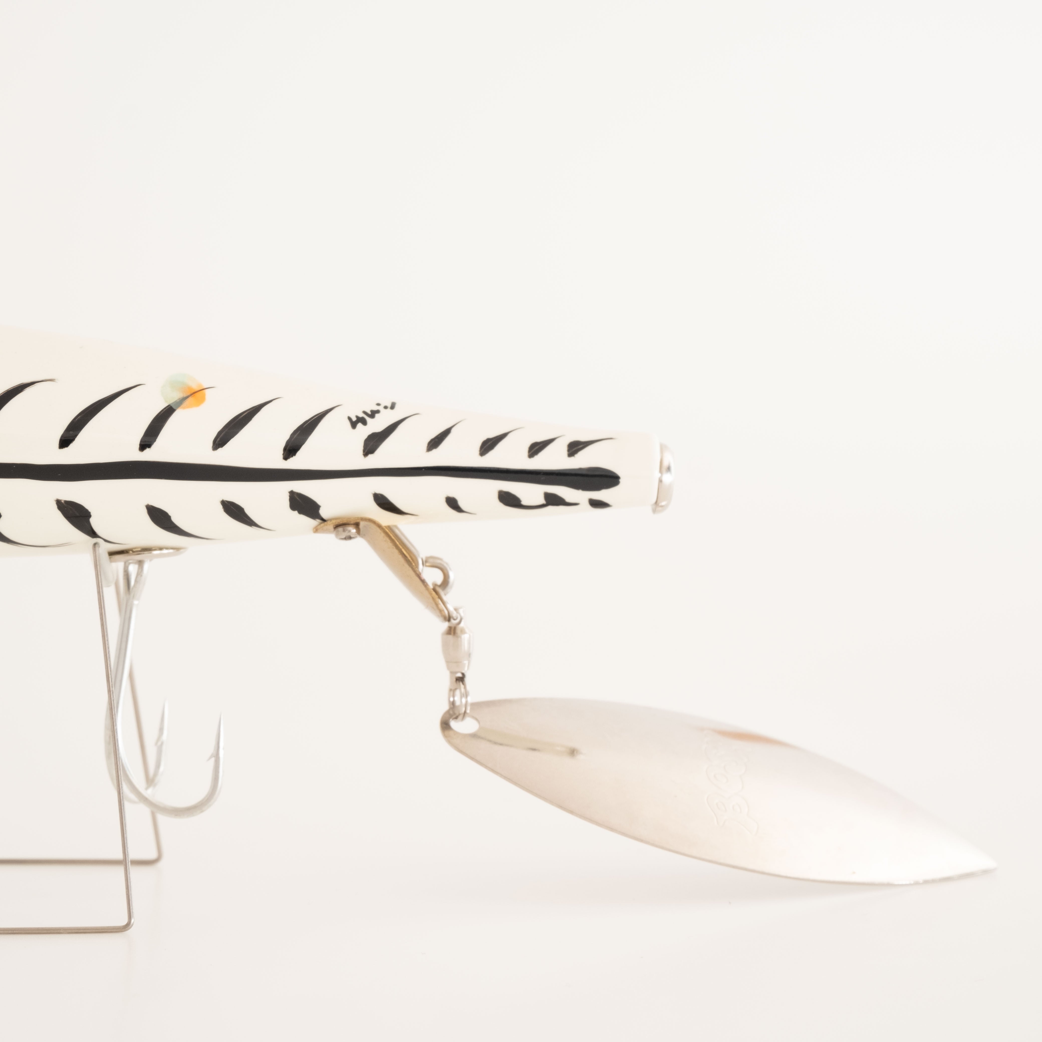 痴虫（ チムシ）ジーニアス Jrルアー 白ホネスポット Soak up the sun