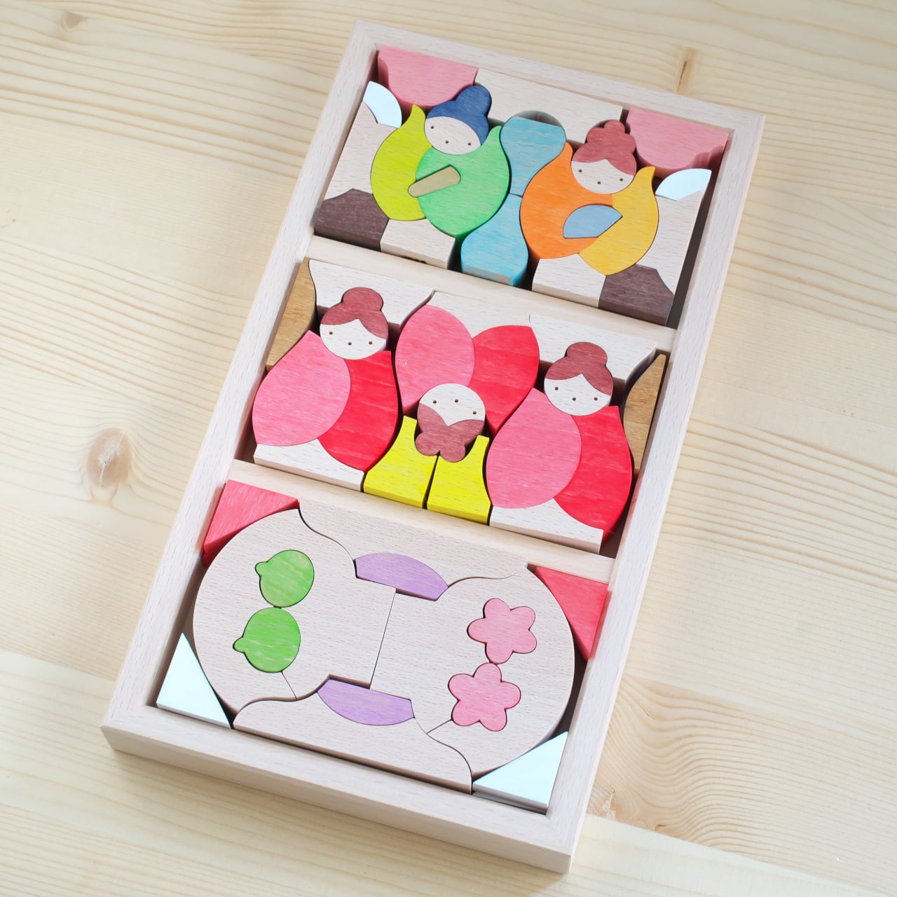 小黒三郎 つぼみびな三段飾り（普通垂幕・赤） | 木のおもちゃ専門店