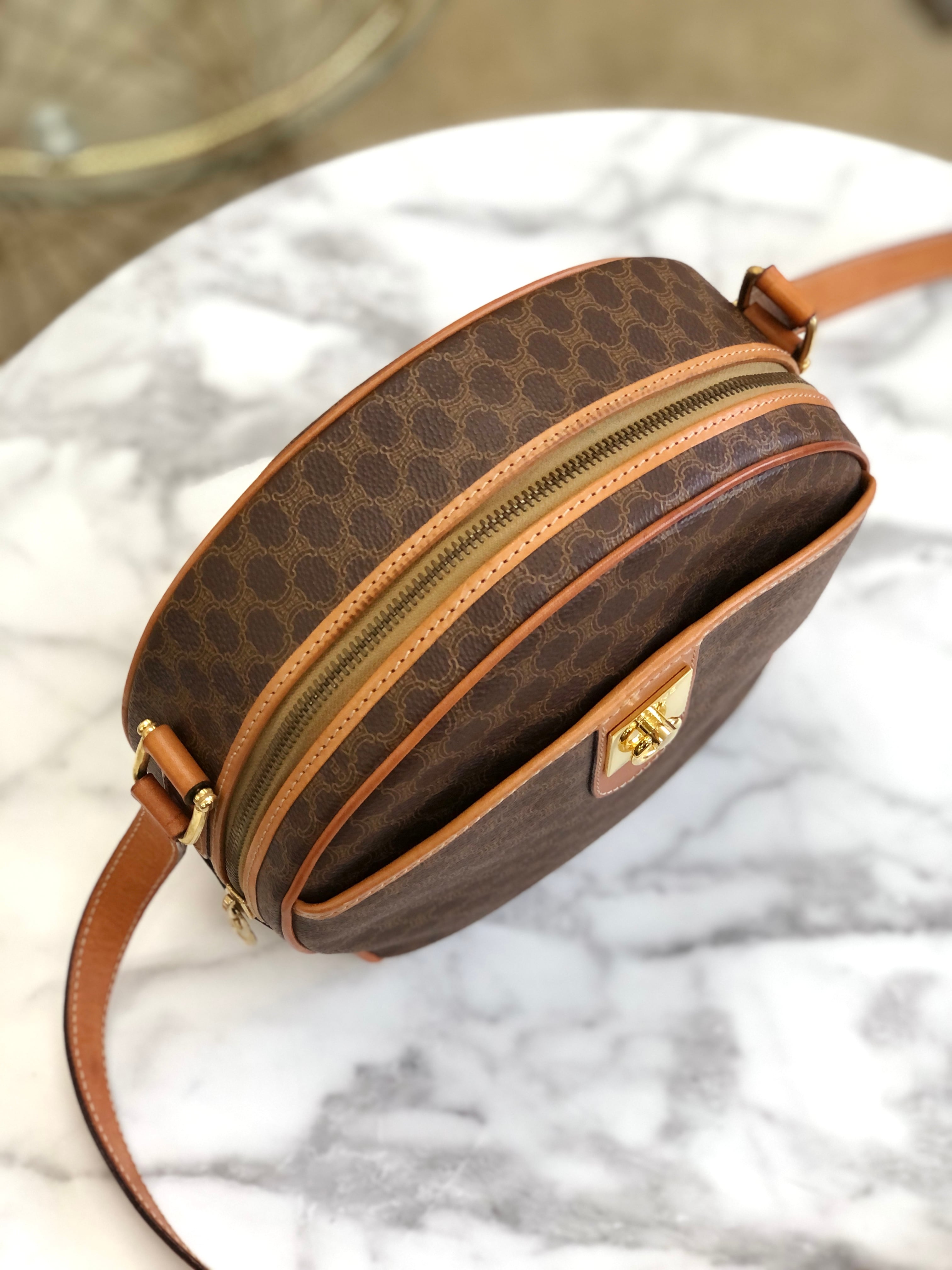 CELINE セリーヌ マカダム ガンチーニ レザー ラウンド ショルダー