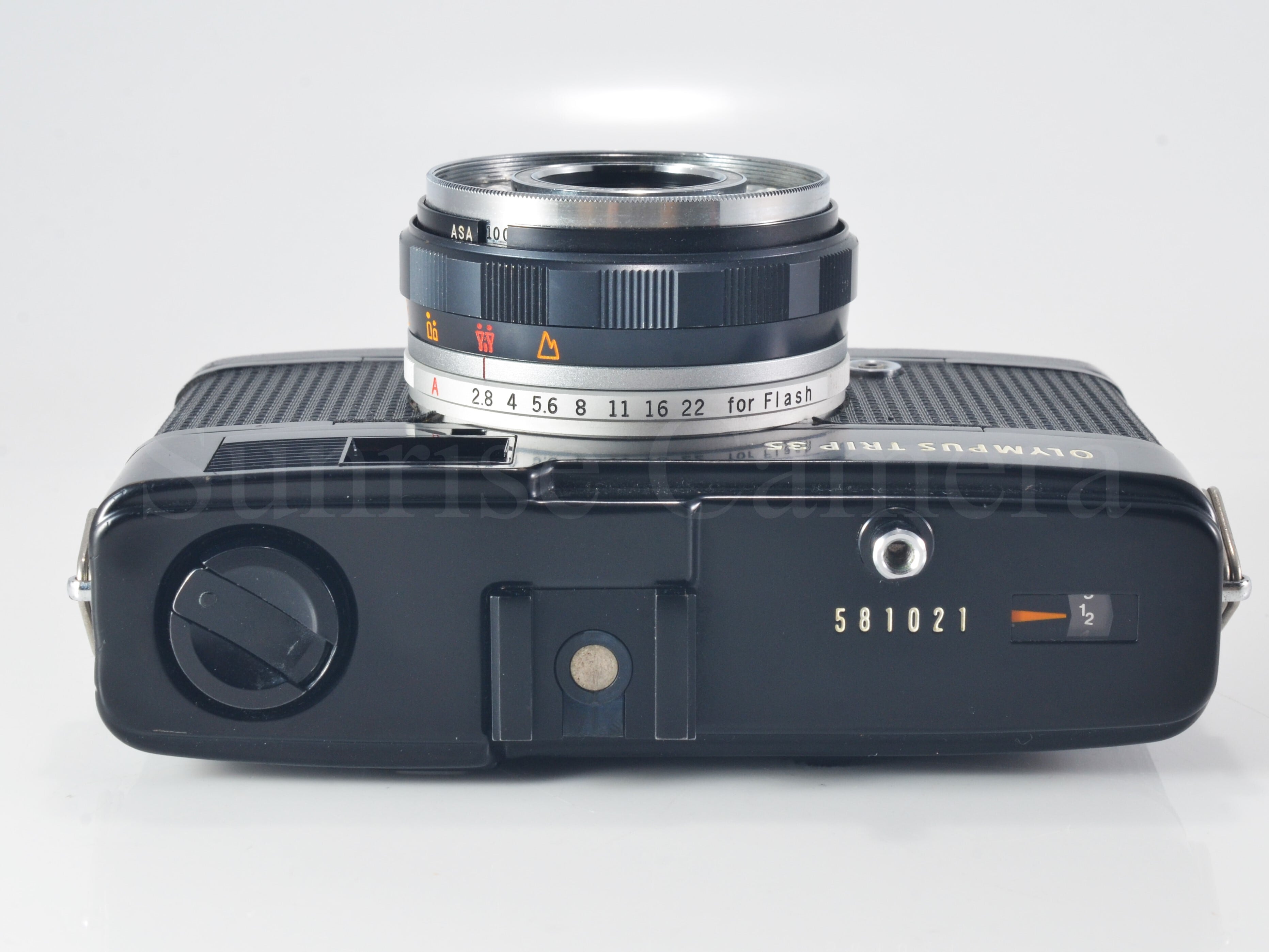 作例ブログ】OLYMPUS TRIP35 ブラック / D.Zuiko 40mm F2.8 ネガ