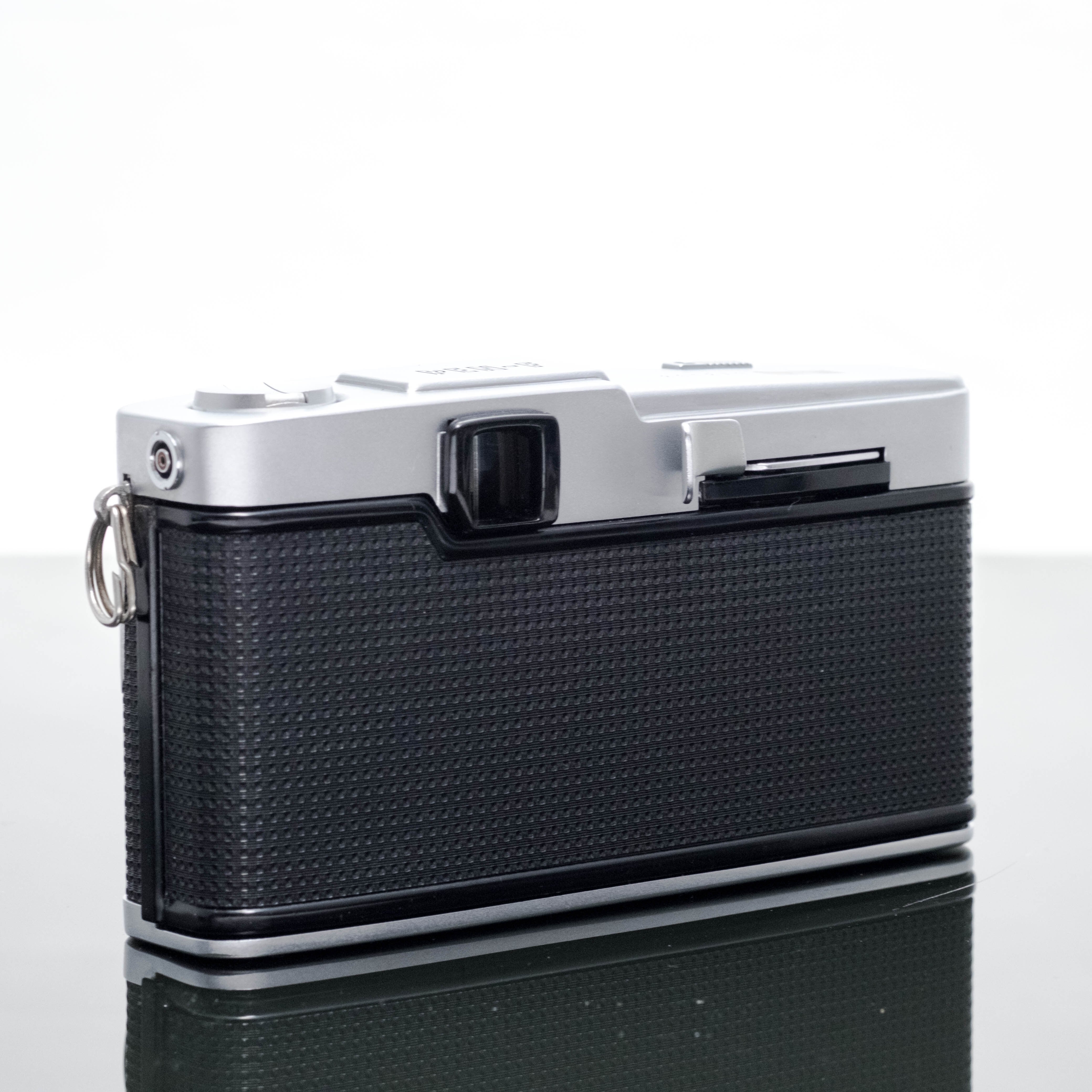 OLYMPUS PEN-F + F.Zuiko Auto-S 1:1.8 F=38mm【フィルムカメラ