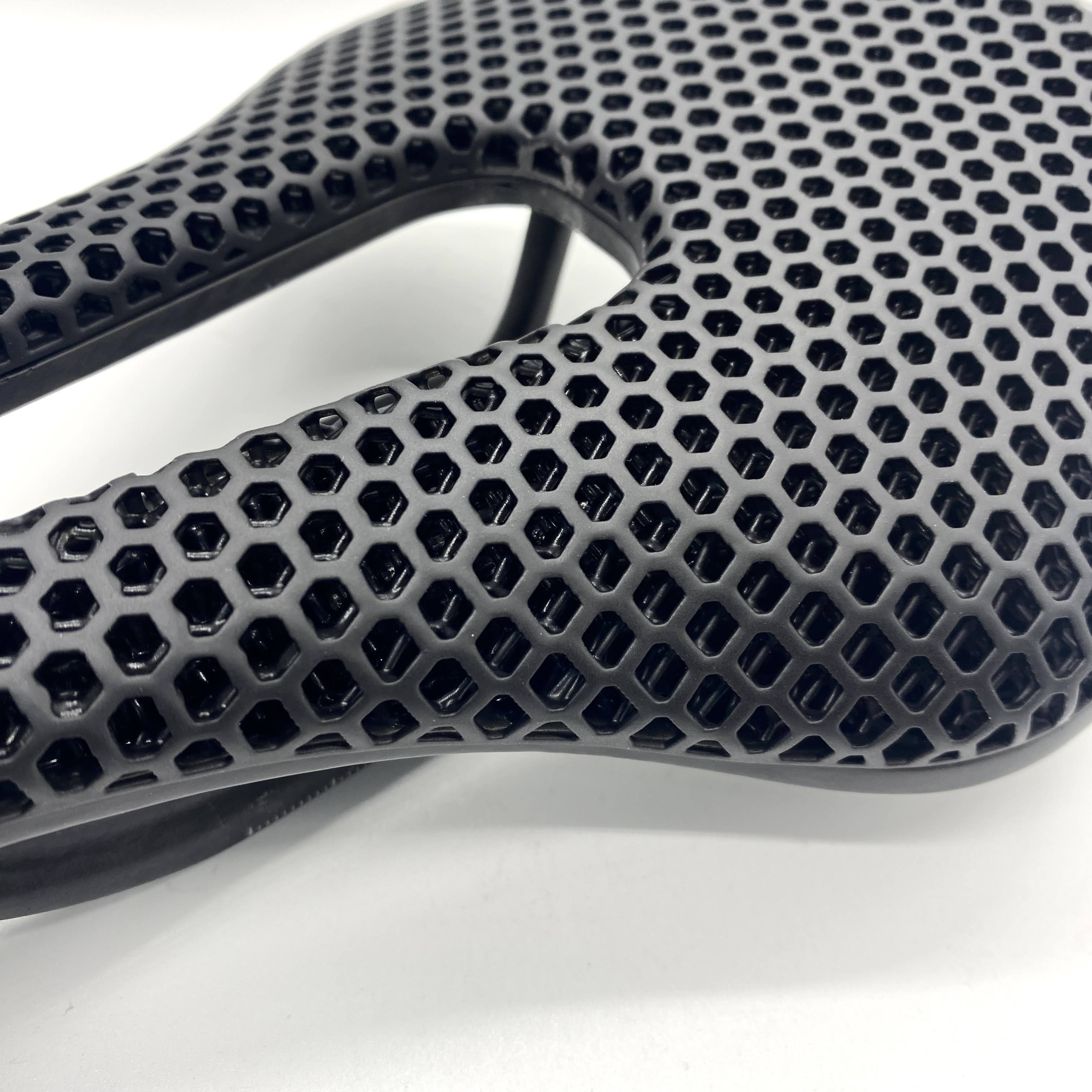 TNI 3D printing サドル ブラック カーボンレール | Umikaze Cycle