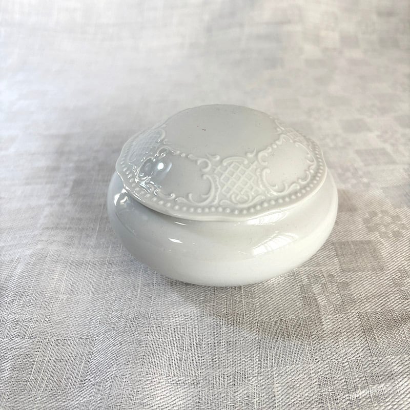 ボンボニエール Veritable Porcelaine 白磁 白無地 陶器小物入れ