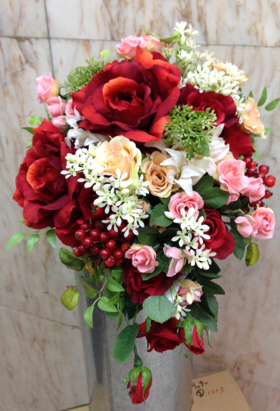 大きな赤いバラのブーケ【ブートニアセット】 | 造花・プリザーブド