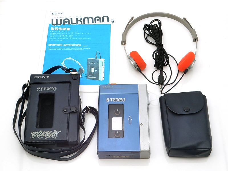 Sony Walkman TPS-L2 Fast lot Guys and Dolls w/Carrying Case, MDR