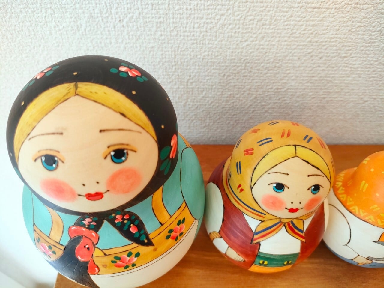 LYH035】北欧ロシア雑貨 リューバ作のマトリョーシカ 農村の伝統