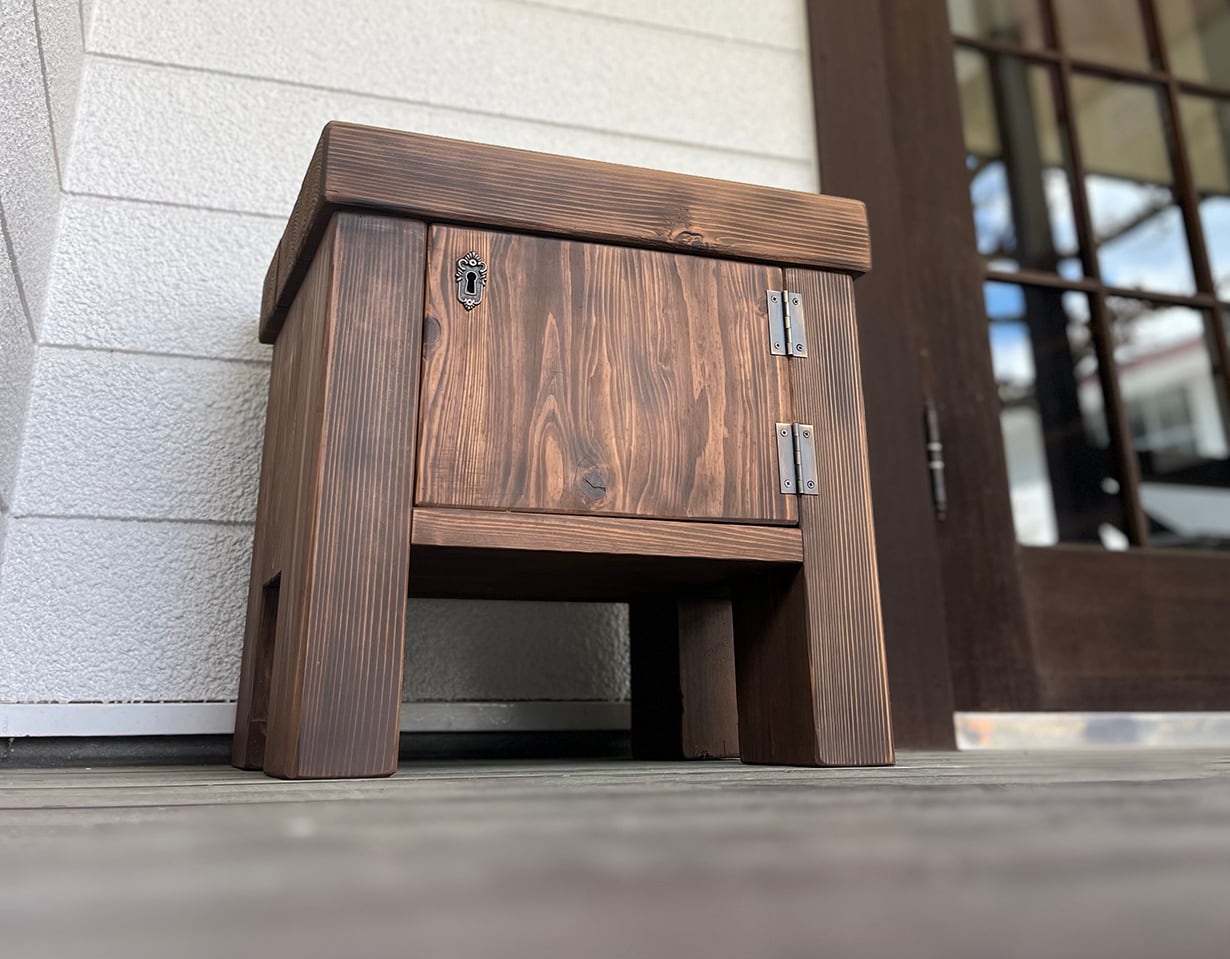 無垢材ミニベンチ兼宅配ボックス｜玄関収納・置き配・花台にも使える