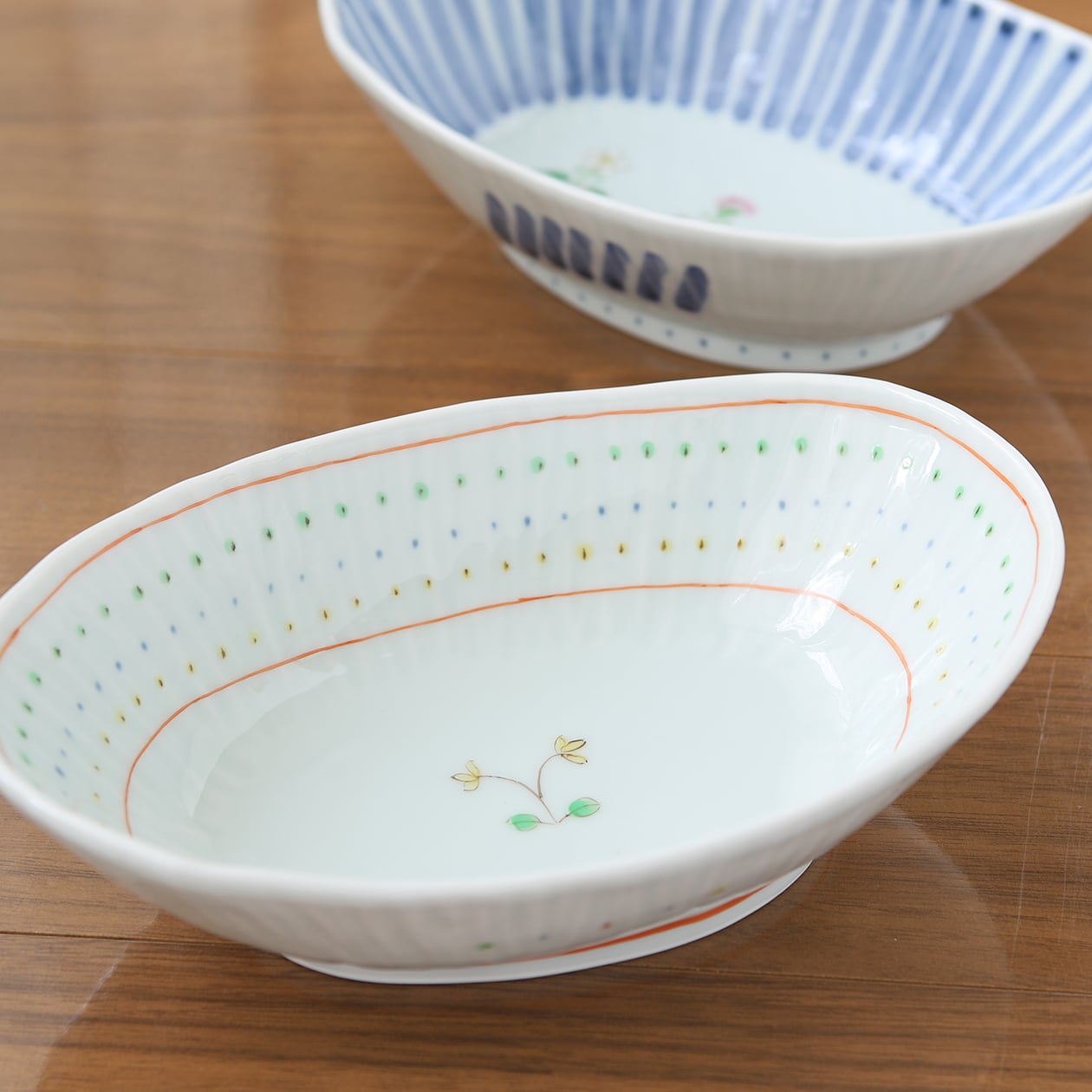 うつわ藍水 ｜ 楕円鉢 五色てんてん ｜ 波佐見焼 | にっこう生活館