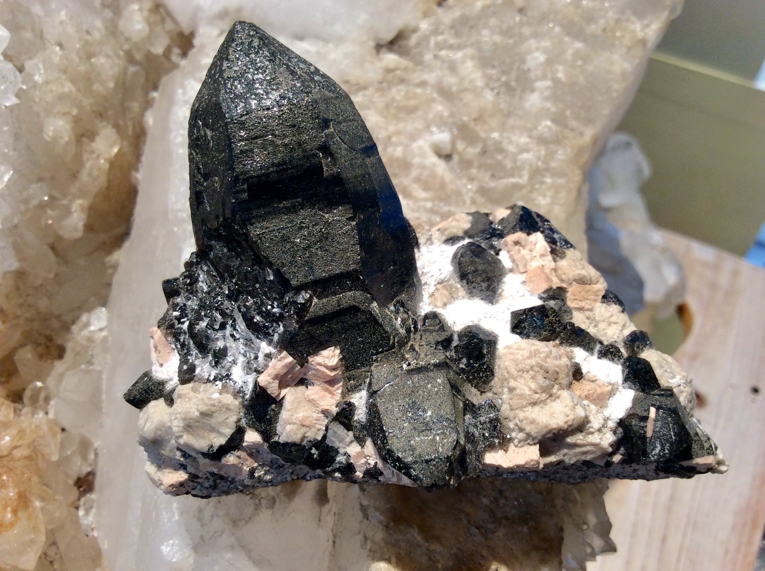 魔除け！モリオン黒水晶 母岩つき原石 007 | Pay ID