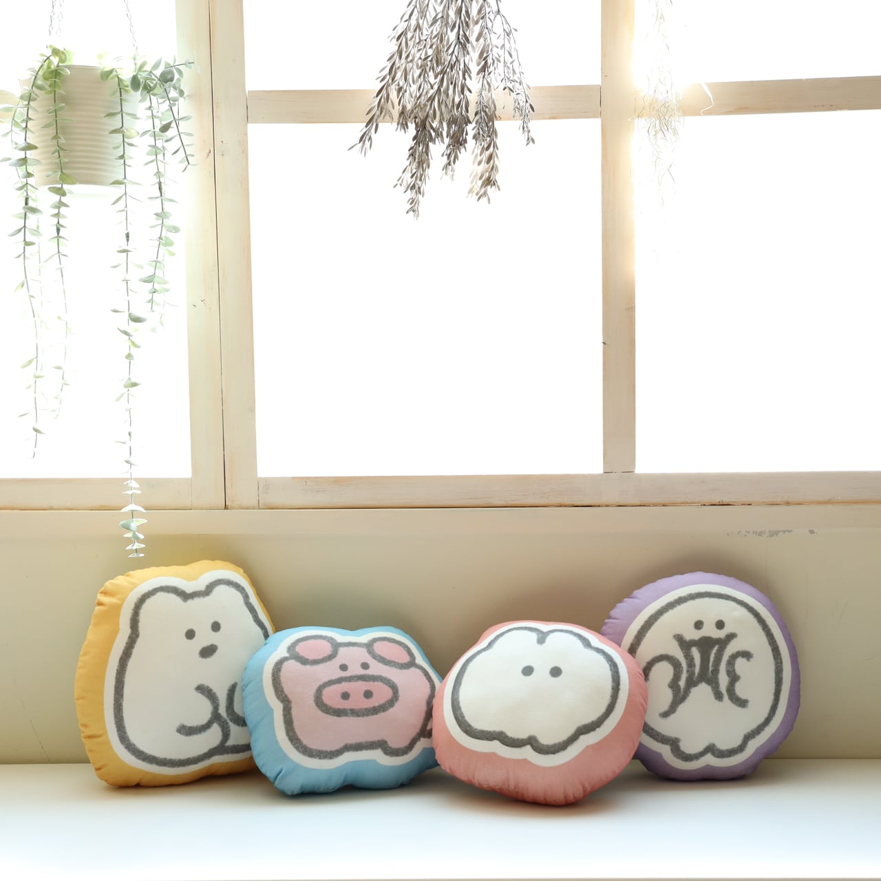 カラフルダイカットクッション(MK-321) | もくもくちゃん公式