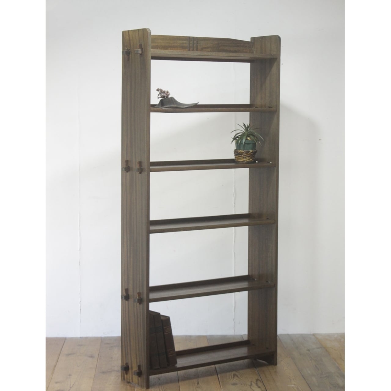 レトロ 楔本棚 くさび ブックシェルフ オープンシェルフ 飾り棚 無垢材