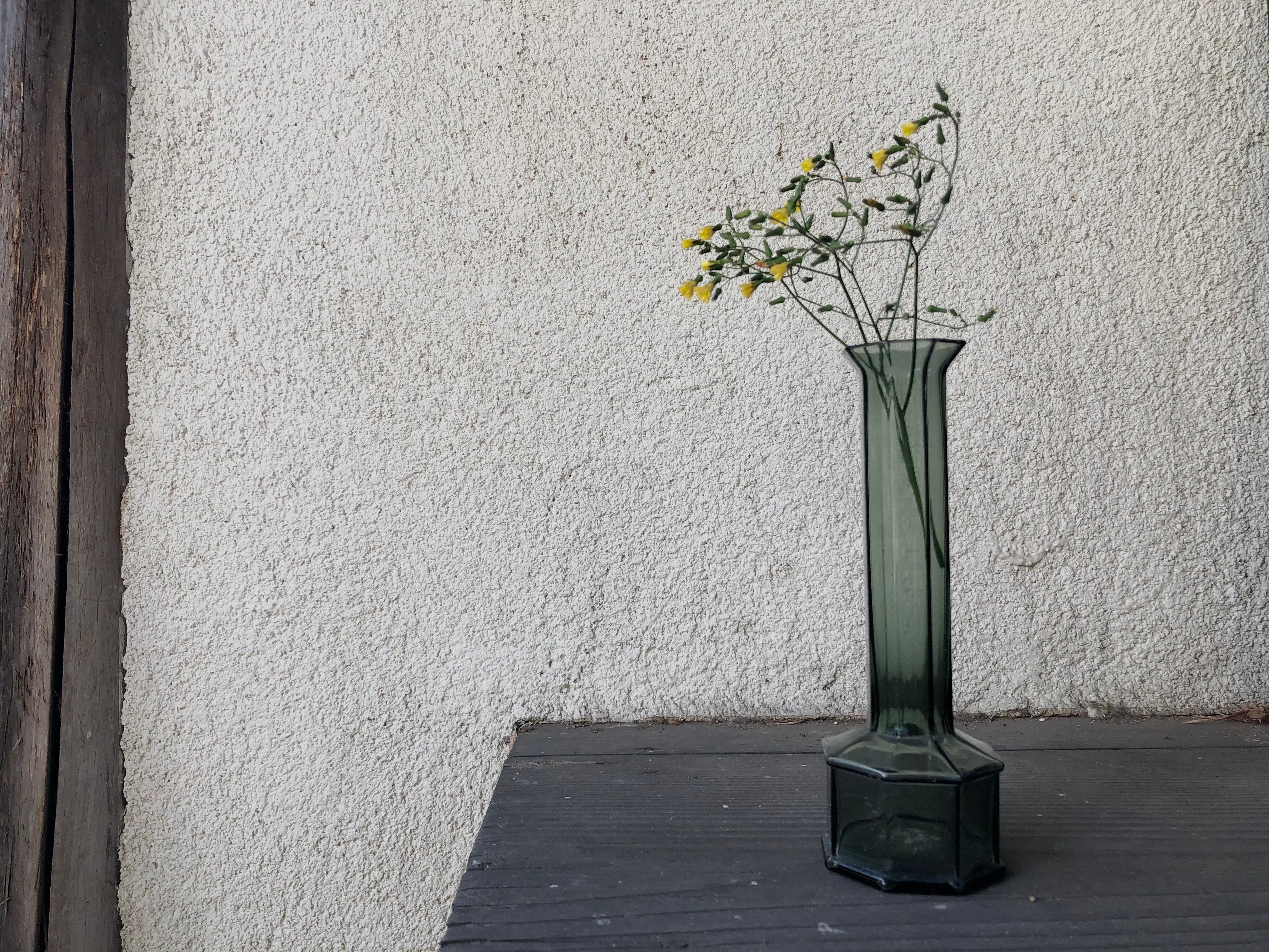 古いガラスの花瓶 骨董品 ビンテージ アンティーク 一輪挿し 古道具