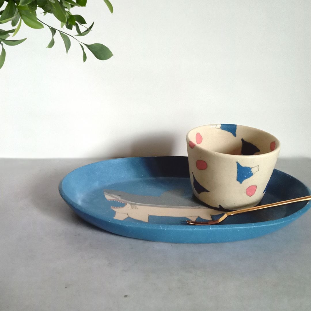 サメオーバル皿 田中ちあき | こいし屋 -手しごと、くらしの道具のお店-