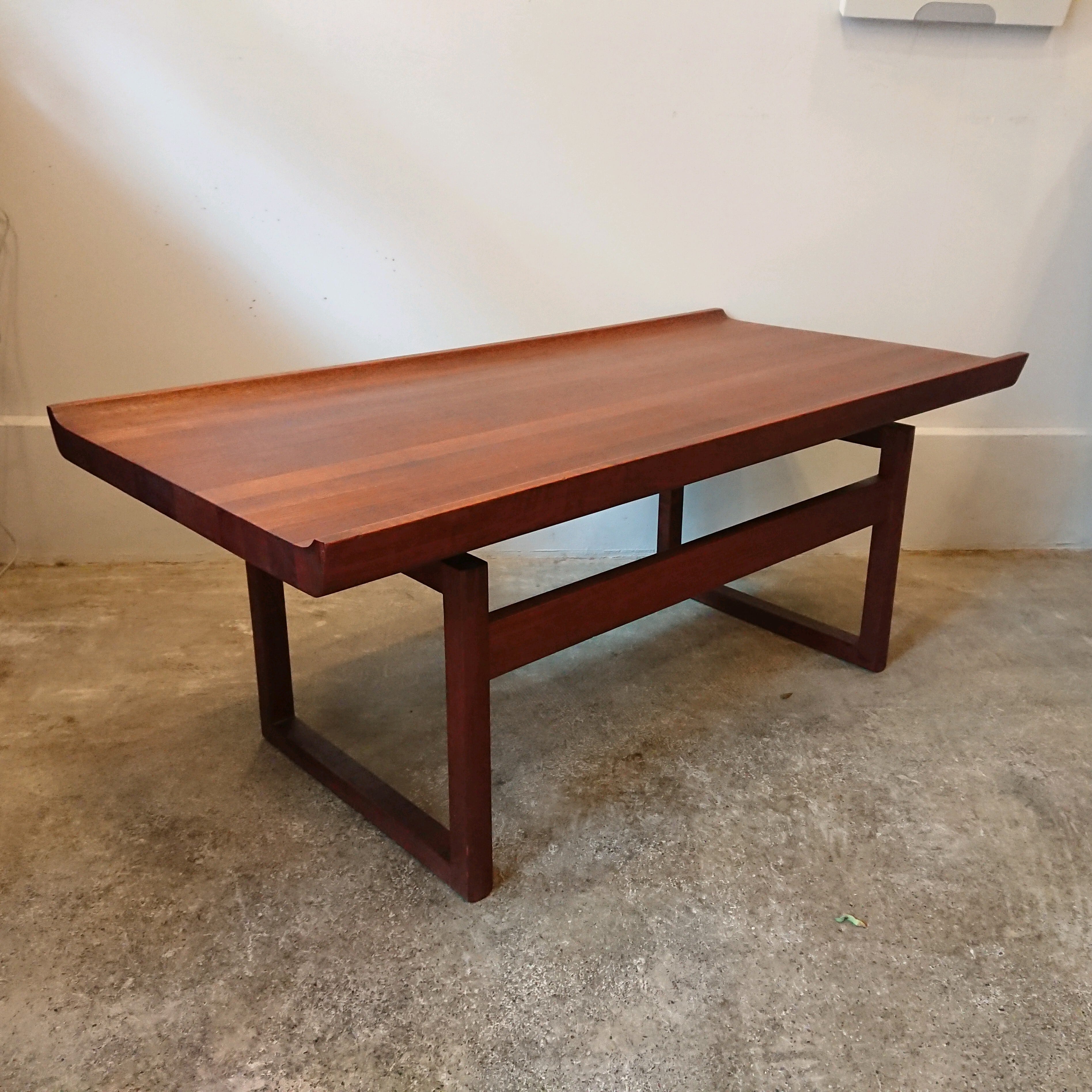 山口木材工芸 総チーク無垢材ローテーブル ジャパンヴィンテージ | coshiki