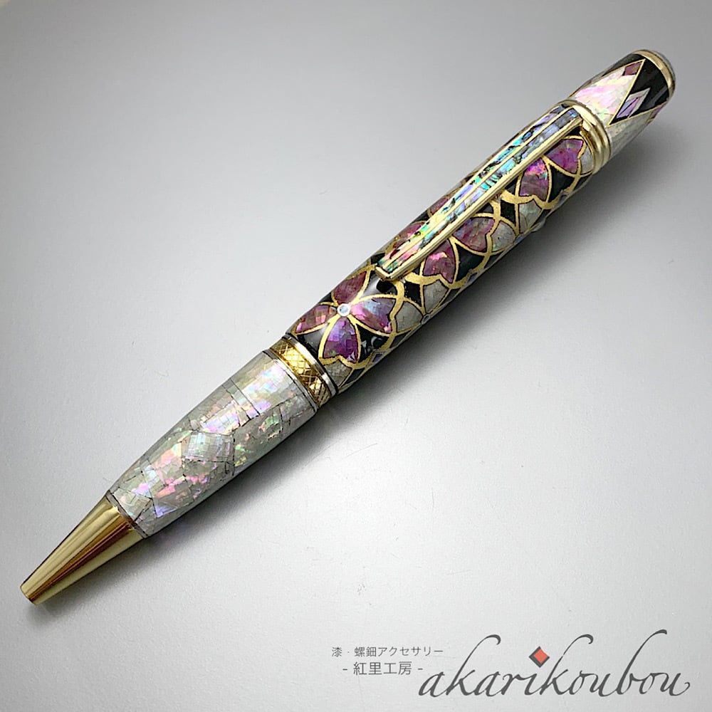 予約商品》螺鈿ボールペン 花七宝紋様 黒漆 純金箔 白蝶貝螺鈿： 金沢