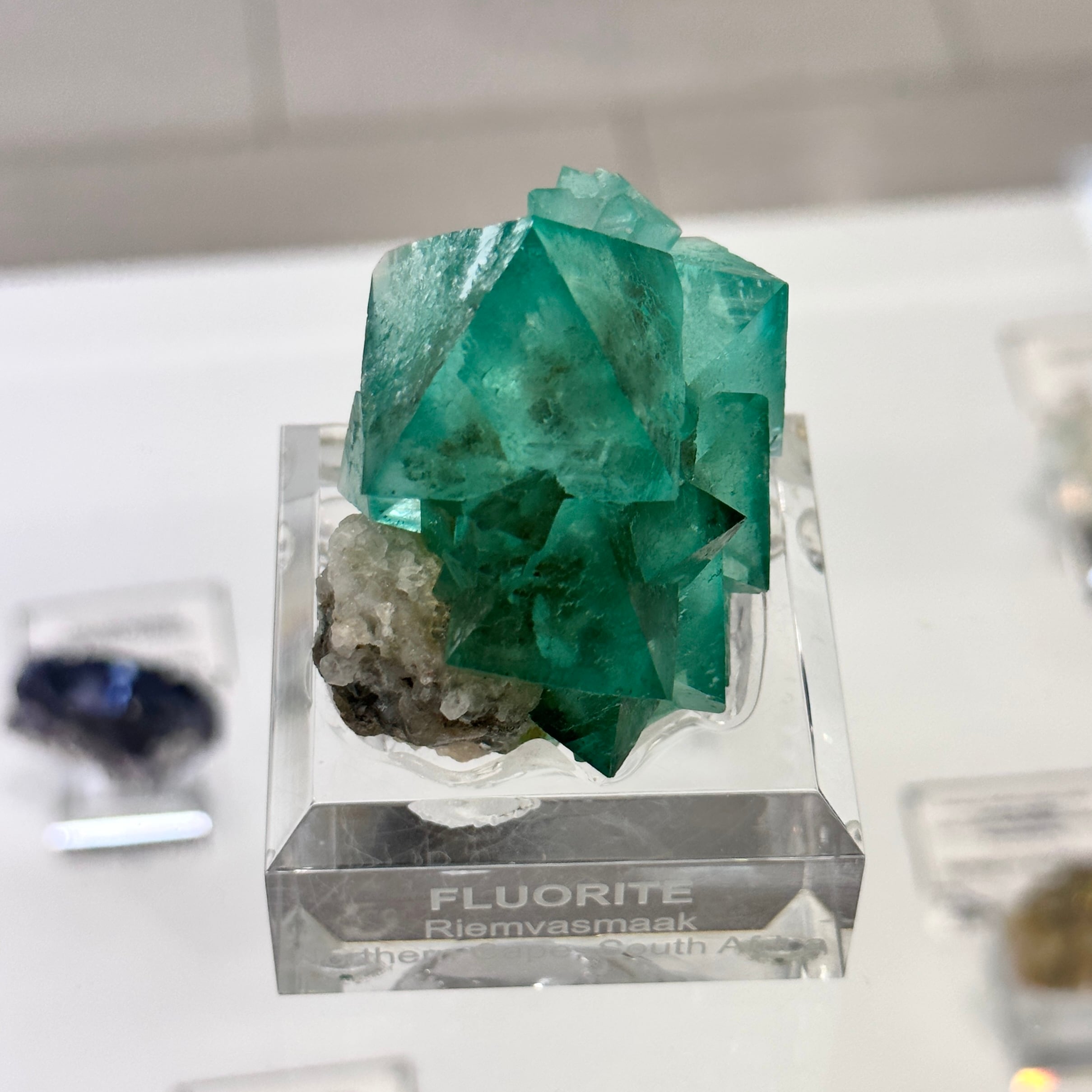 フローライト / クォーツ【Fluorite on Quartz】南アフリカ産