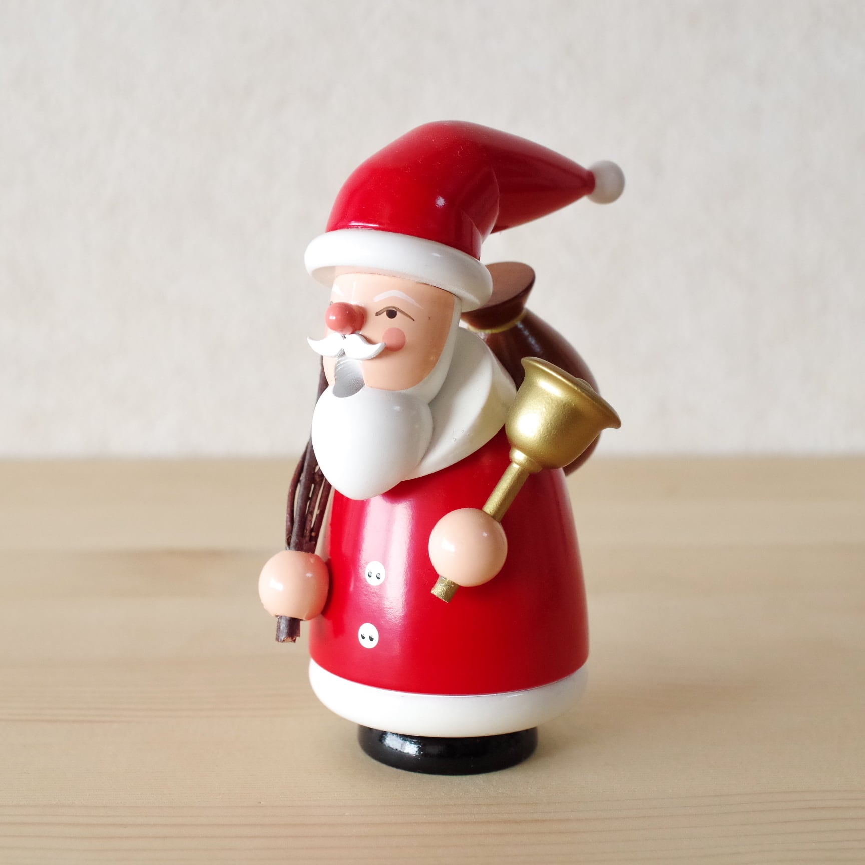 ガーレンツ 煙だし人形 サンタクロース | 木のおもちゃ専門店 おもちゃ