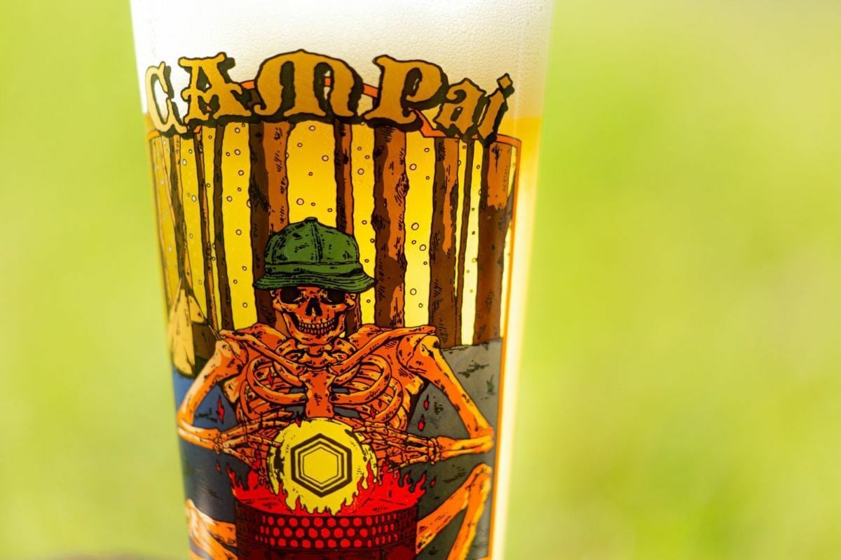 HILLS FIELD オリジナルパイントグラス -キャンプぁい- 480ml | BlackLabel