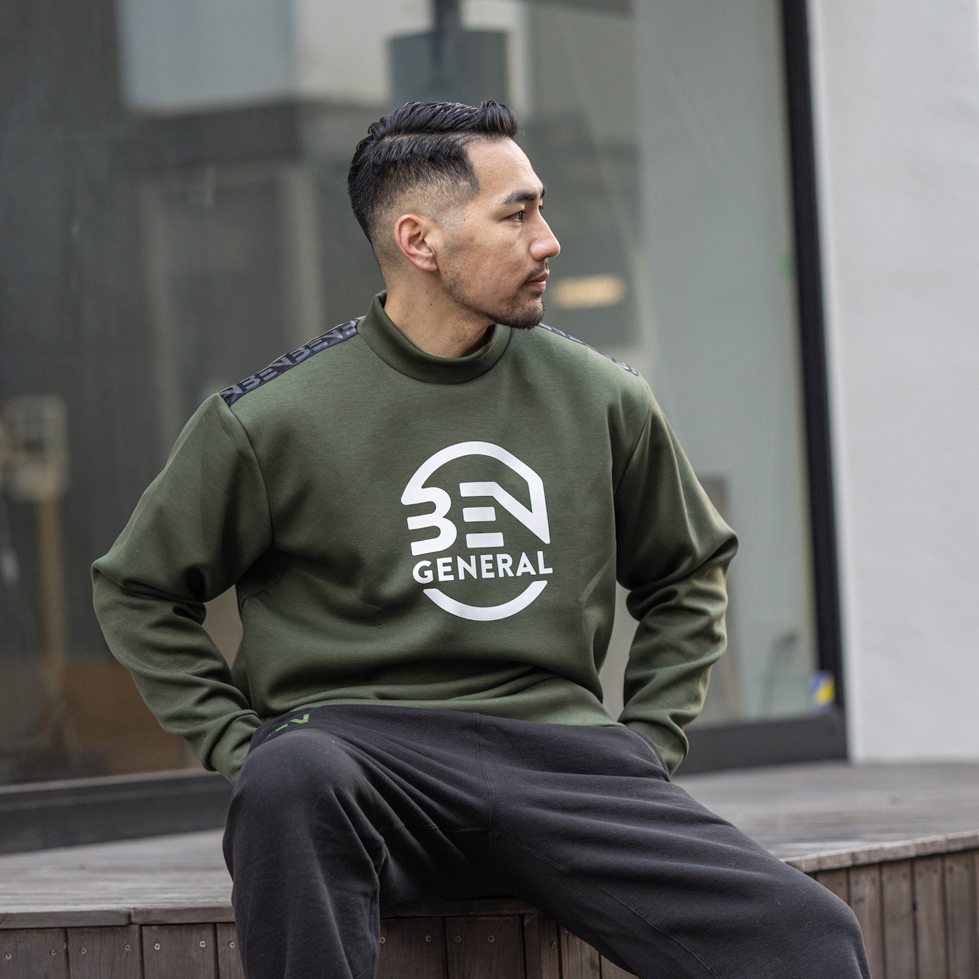 モックネックスウェット カーキ