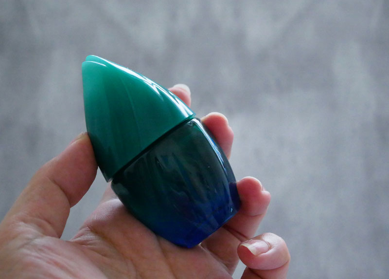 メディバスの香りをベースにした寝香水「アユーラ メディテーション