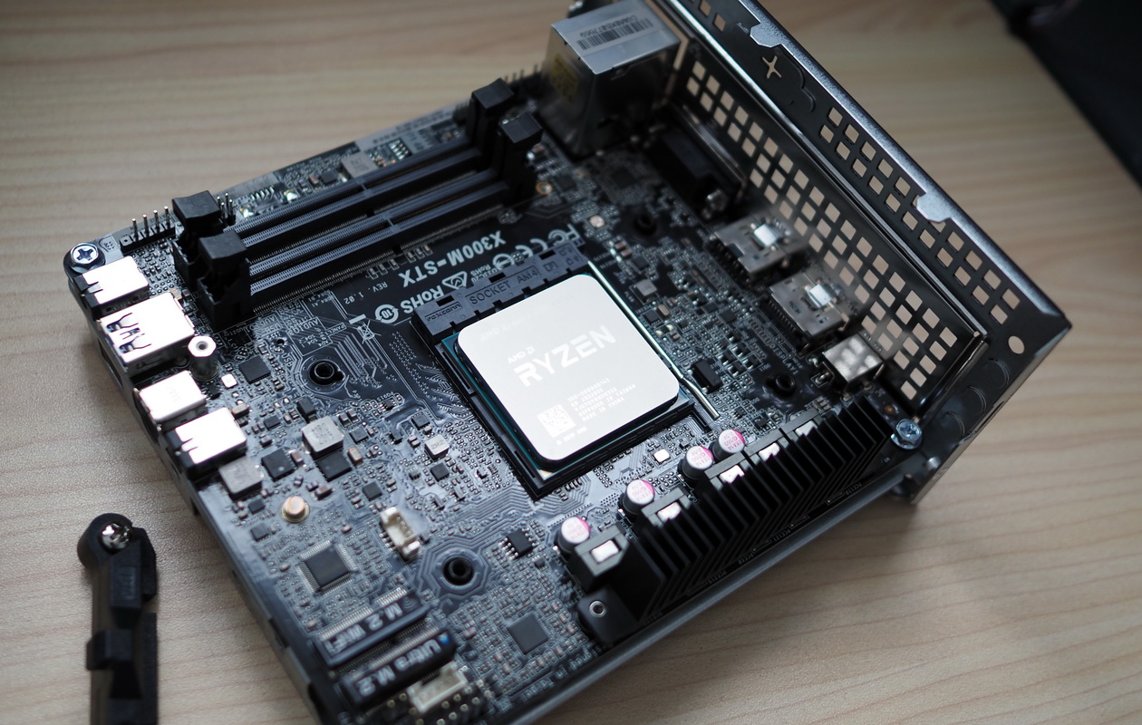 PC】ASRock DeskMini X300とRyzen5 PRO 4650Gでパソコン自作-半年使用