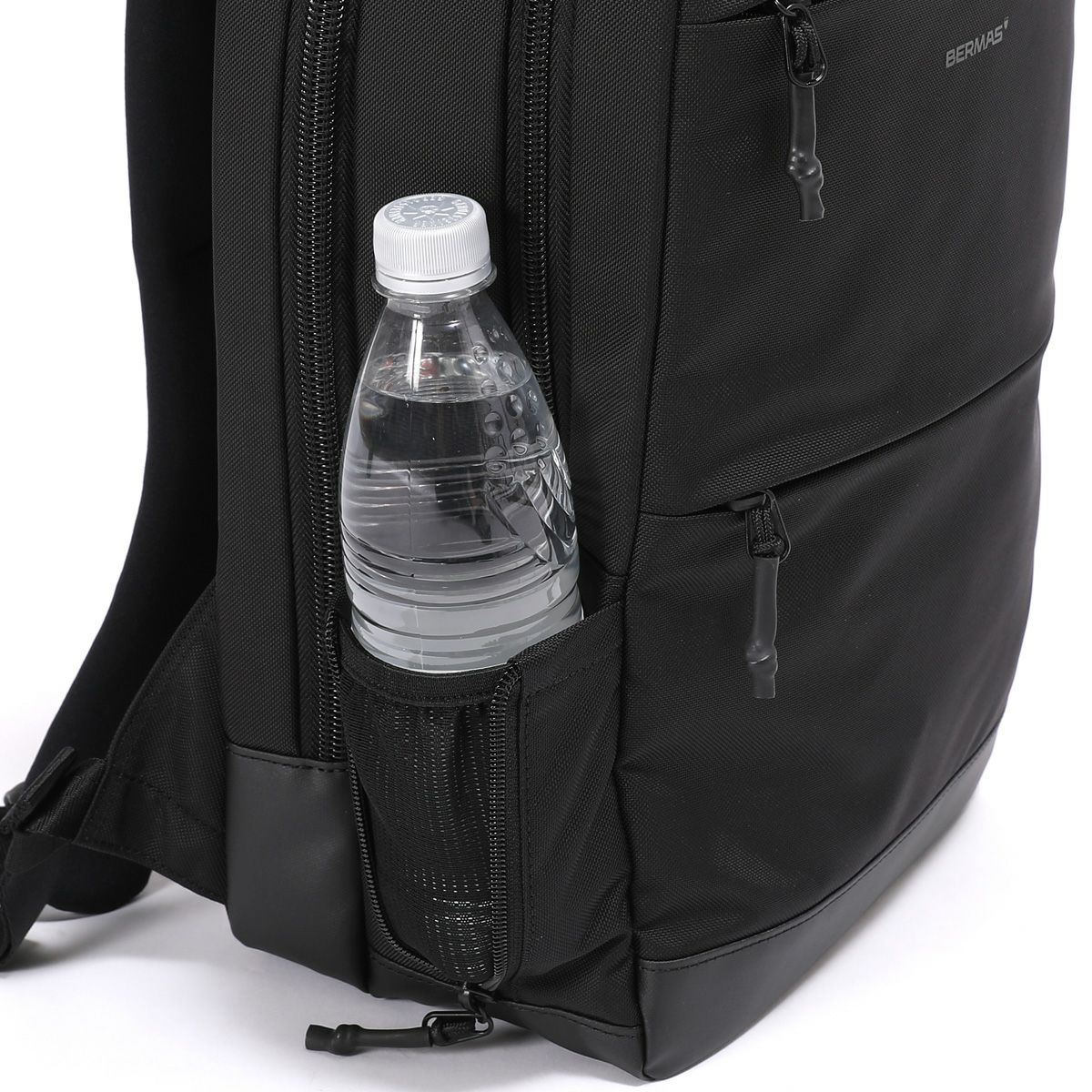 No.60670：2層リュックM | BERMAS OFFICIAL WEB SHOP